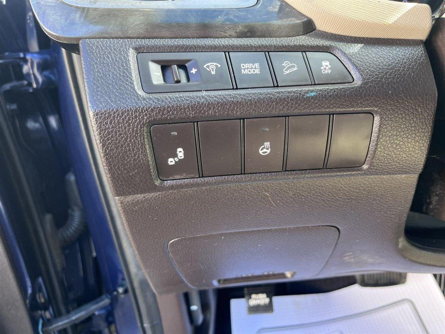 2017 Blue /Taupe Hyundai Santa FE Sport (5XYZU3LB8HG) with an 2.4l I-4 DI Dohc 2.4l engine, Automatic transmission, located at 745 East Steele Rd., West Columbia, SC, 29170, (803) 755-9148, 33.927212, -81.148483 - Special Internet Price! 2017 Hyundai Santa Fe Sport with AM/FM radio, Bluetooth, Backup camera, Navigation, Cruise control, Panoramic sunroof, Push to start, Keyless entry, Leather interior, Heated seats, Powered front seats, Built in rear sun shades, Powered windows, Powered door locks, Plus more! - Photo#21