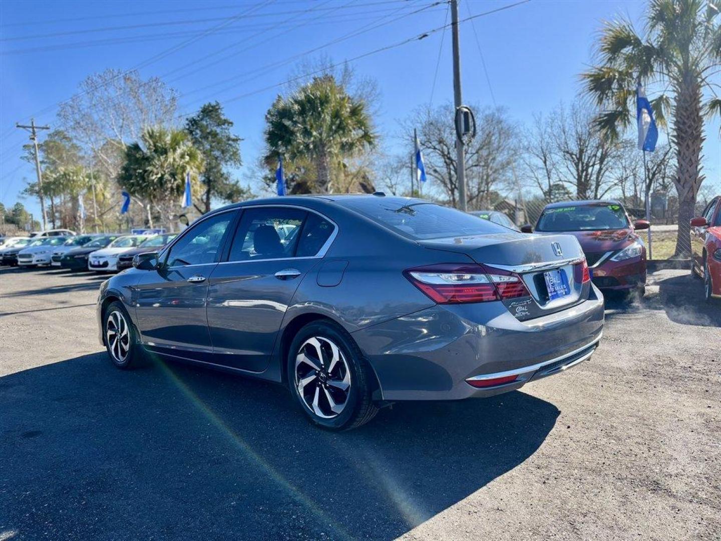 2017 Grey /Black Honda Accord (1HGCR2F86HA) with an 2.4l I-4 DI Dohc 2.4l engine, Automatic transmission, located at 745 East Steele Rd., West Columbia, SC, 29170, (803) 755-9148, 33.927212, -81.148483 - Special Internet Price! 2017 Honda Accord with AM/FM radio, Bluetooth, Backup camera, Sunroof, Leather interior, Powered driver seat, Powered windows, Powered door lock, Plus more! - Photo#5