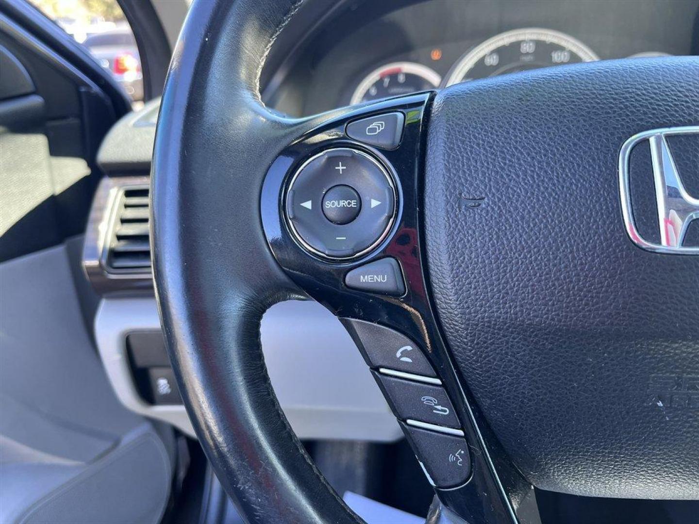 2017 Grey /Black Honda Accord (1HGCR2F86HA) with an 2.4l I-4 DI Dohc 2.4l engine, Automatic transmission, located at 745 East Steele Rd., West Columbia, SC, 29170, (803) 755-9148, 33.927212, -81.148483 - Special Internet Price! 2017 Honda Accord with AM/FM radio, Bluetooth, Backup camera, Sunroof, Leather interior, Powered driver seat, Powered windows, Powered door lock, Plus more! - Photo#8