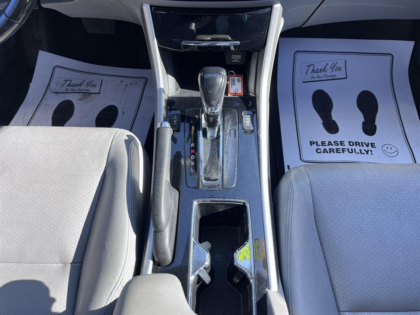 2017 Grey /Black Honda Accord (1HGCR2F86HA) with an 2.4l I-4 DI Dohc 2.4l engine, Automatic transmission, located at 745 East Steele Rd., West Columbia, SC, 29170, (803) 755-9148, 33.927212, -81.148483 - Special Internet Price! 2017 Honda Accord with AM/FM radio, Bluetooth, Backup camera, Sunroof, Leather interior, Powered driver seat, Powered windows, Powered door lock, Plus more! - Photo#14