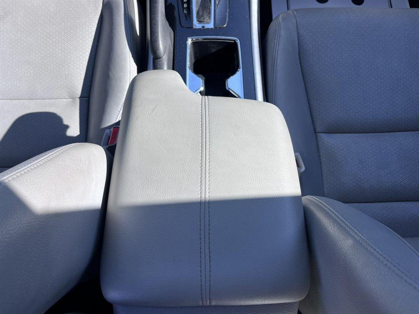 2017 Grey /Black Honda Accord (1HGCR2F86HA) with an 2.4l I-4 DI Dohc 2.4l engine, Automatic transmission, located at 745 East Steele Rd., West Columbia, SC, 29170, (803) 755-9148, 33.927212, -81.148483 - Special Internet Price! 2017 Honda Accord with AM/FM radio, Bluetooth, Backup camera, Sunroof, Leather interior, Powered driver seat, Powered windows, Powered door lock, Plus more! - Photo#15