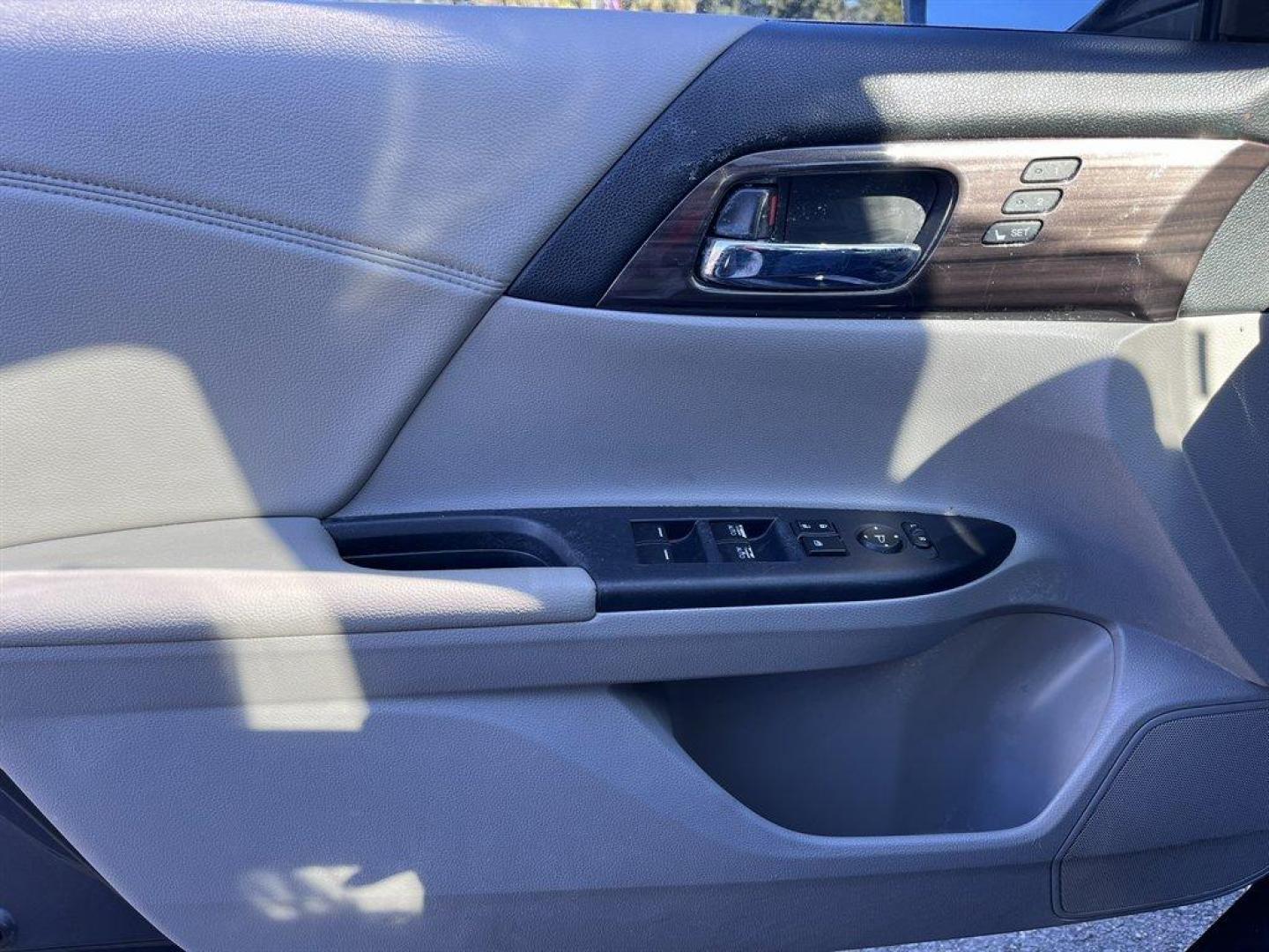 2017 Grey /Black Honda Accord (1HGCR2F86HA) with an 2.4l I-4 DI Dohc 2.4l engine, Automatic transmission, located at 745 East Steele Rd., West Columbia, SC, 29170, (803) 755-9148, 33.927212, -81.148483 - Special Internet Price! 2017 Honda Accord with AM/FM radio, Bluetooth, Backup camera, Sunroof, Leather interior, Powered driver seat, Powered windows, Powered door lock, Plus more! - Photo#20