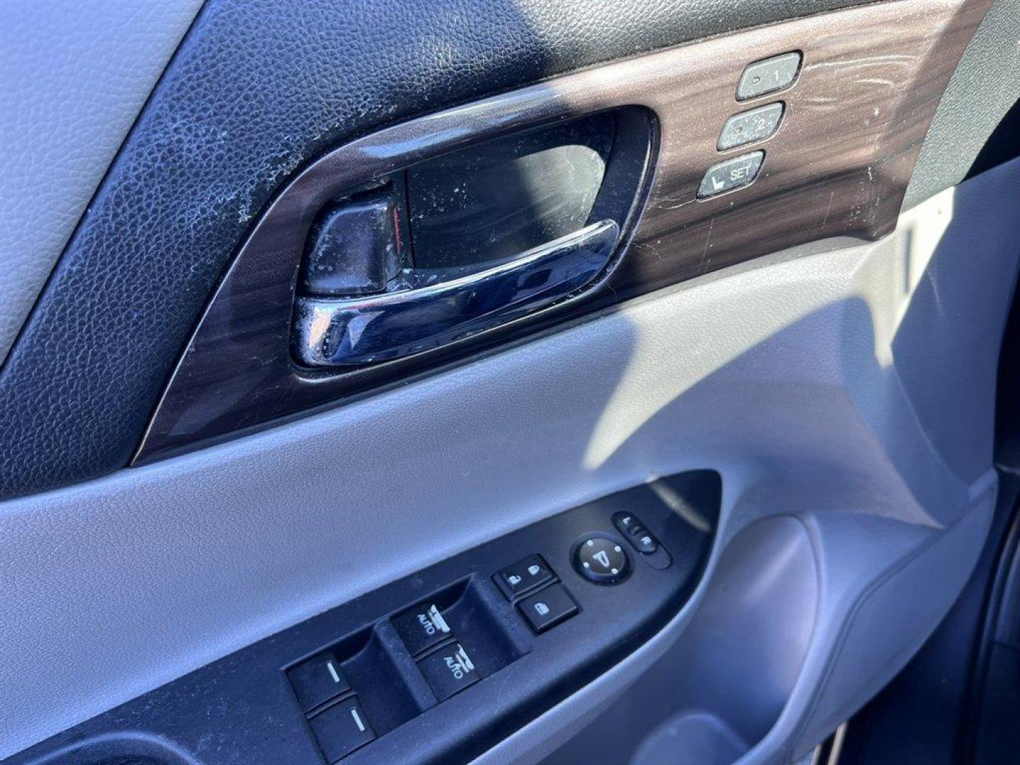 2017 Grey /Black Honda Accord (1HGCR2F86HA) with an 2.4l I-4 DI Dohc 2.4l engine, Automatic transmission, located at 745 East Steele Rd., West Columbia, SC, 29170, (803) 755-9148, 33.927212, -81.148483 - Special Internet Price! 2017 Honda Accord with AM/FM radio, Bluetooth, Backup camera, Sunroof, Leather interior, Powered driver seat, Powered windows, Powered door lock, Plus more! - Photo#21