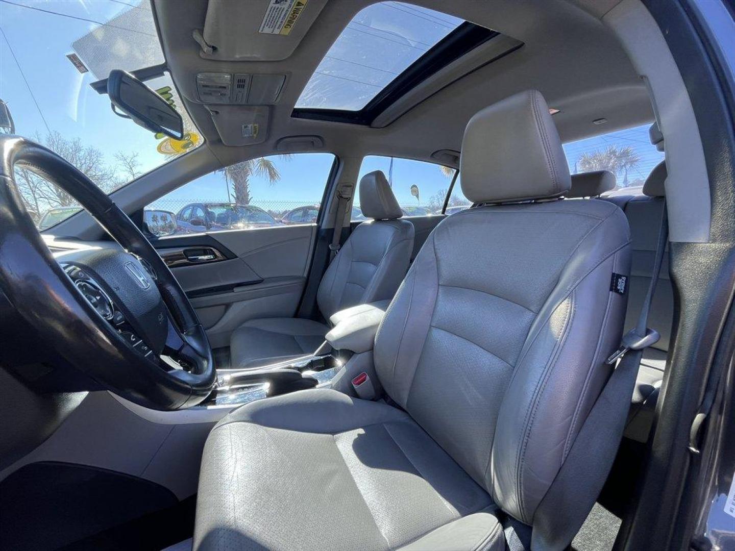 2017 Grey /Black Honda Accord (1HGCR2F86HA) with an 2.4l I-4 DI Dohc 2.4l engine, Automatic transmission, located at 745 East Steele Rd., West Columbia, SC, 29170, (803) 755-9148, 33.927212, -81.148483 - Special Internet Price! 2017 Honda Accord with AM/FM radio, Bluetooth, Backup camera, Sunroof, Leather interior, Powered driver seat, Powered windows, Powered door lock, Plus more! - Photo#22