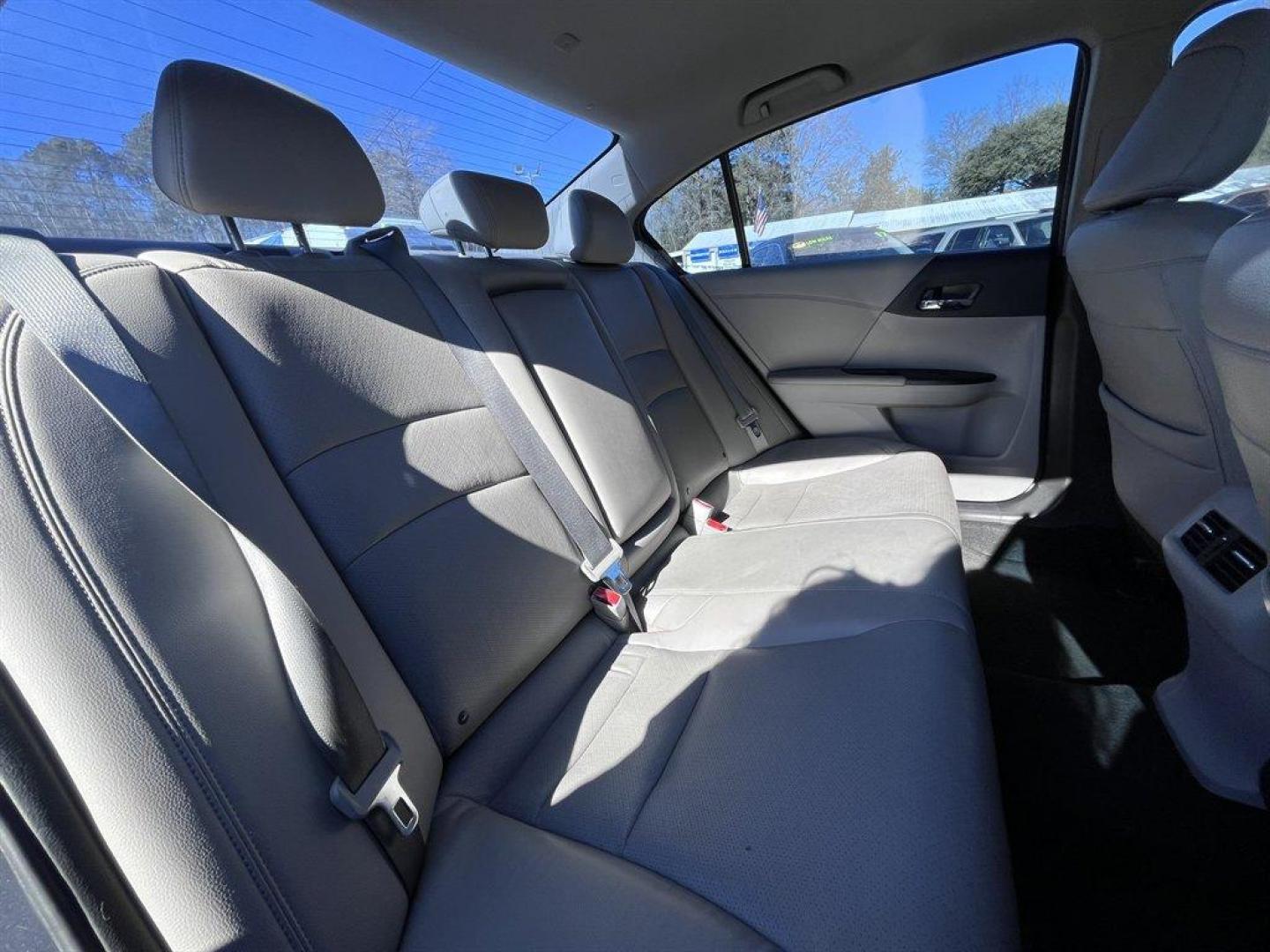 2017 Grey /Black Honda Accord (1HGCR2F86HA) with an 2.4l I-4 DI Dohc 2.4l engine, Automatic transmission, located at 745 East Steele Rd., West Columbia, SC, 29170, (803) 755-9148, 33.927212, -81.148483 - Special Internet Price! 2017 Honda Accord with AM/FM radio, Bluetooth, Backup camera, Sunroof, Leather interior, Powered driver seat, Powered windows, Powered door lock, Plus more! - Photo#27