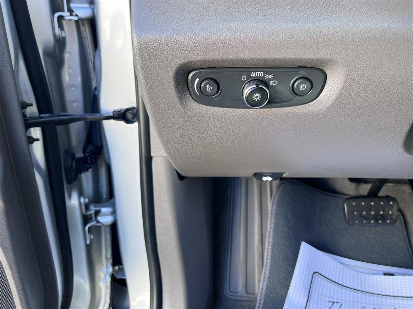 2019 Silver /Grey Chevrolet Traverse (1GNEVGKW6KJ) with an 3.6l V6 DI Dohc 3.6l engine, Automatic transmission, located at 745 East Steele Rd., West Columbia, SC, 29170, (803) 755-9148, 33.927212, -81.148483 - Special Internet Price! 2019 Chevrolet Traverse LT with AM/FM radio, Bluetooth, Backup camera, Cruise control, Manual air conditioning, Keyless entry, Push to start, Cloth interior, Powere driver seat, Powered liftgate, Powered windows, Powered door locks, Plus more! - Photo#19