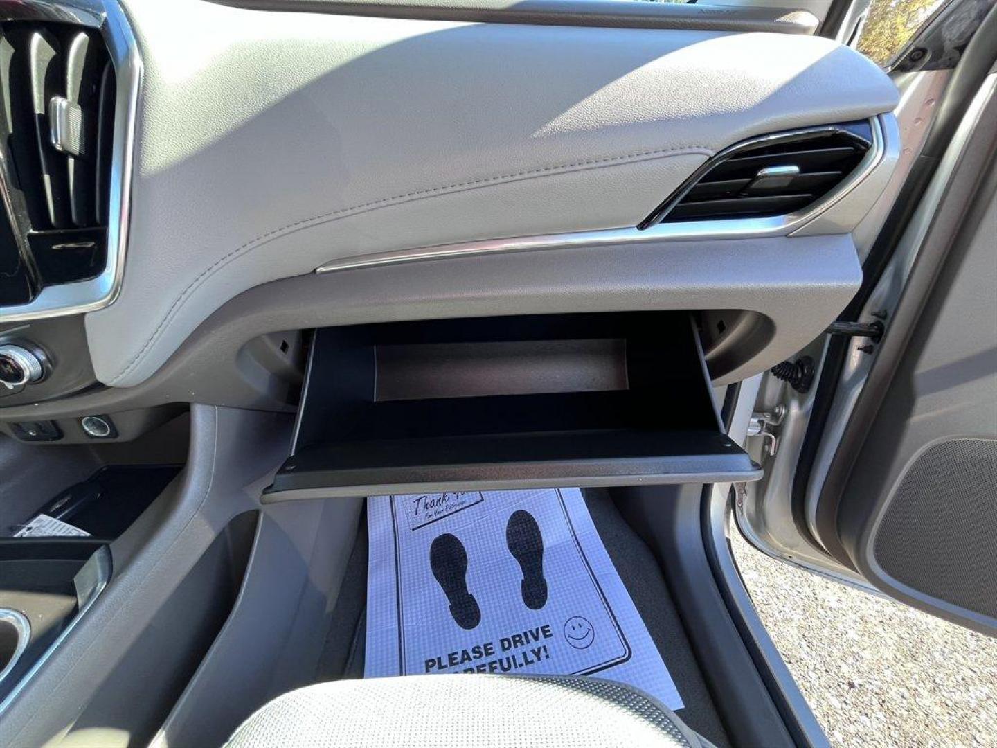 2019 Silver /Grey Chevrolet Traverse (1GNEVGKW6KJ) with an 3.6l V6 DI Dohc 3.6l engine, Automatic transmission, located at 745 East Steele Rd., West Columbia, SC, 29170, (803) 755-9148, 33.927212, -81.148483 - Special Internet Price! 2019 Chevrolet Traverse LT with AM/FM radio, Bluetooth, Backup camera, Cruise control, Manual air conditioning, Keyless entry, Push to start, Cloth interior, Powere driver seat, Powered liftgate, Powered windows, Powered door locks, Plus more! - Photo#32