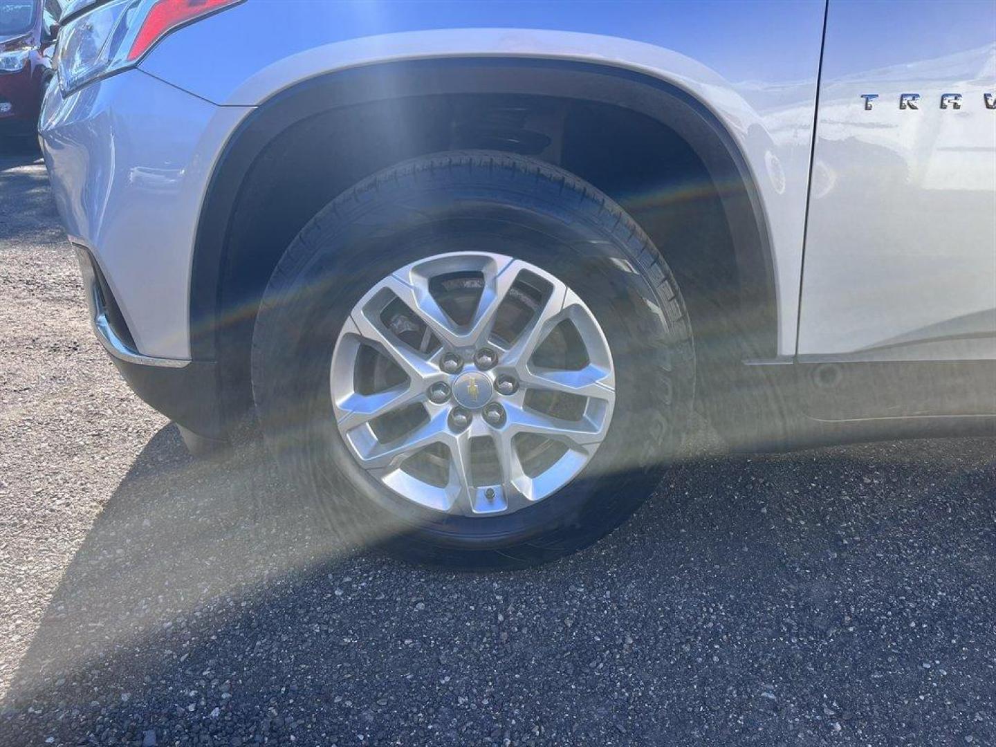 2019 Silver /Grey Chevrolet Traverse (1GNEVGKW6KJ) with an 3.6l V6 DI Dohc 3.6l engine, Automatic transmission, located at 745 East Steele Rd., West Columbia, SC, 29170, (803) 755-9148, 33.927212, -81.148483 - Special Internet Price! 2019 Chevrolet Traverse LT with AM/FM radio, Bluetooth, Backup camera, Cruise control, Manual air conditioning, Keyless entry, Push to start, Cloth interior, Powere driver seat, Powered liftgate, Powered windows, Powered door locks, Plus more! - Photo#39