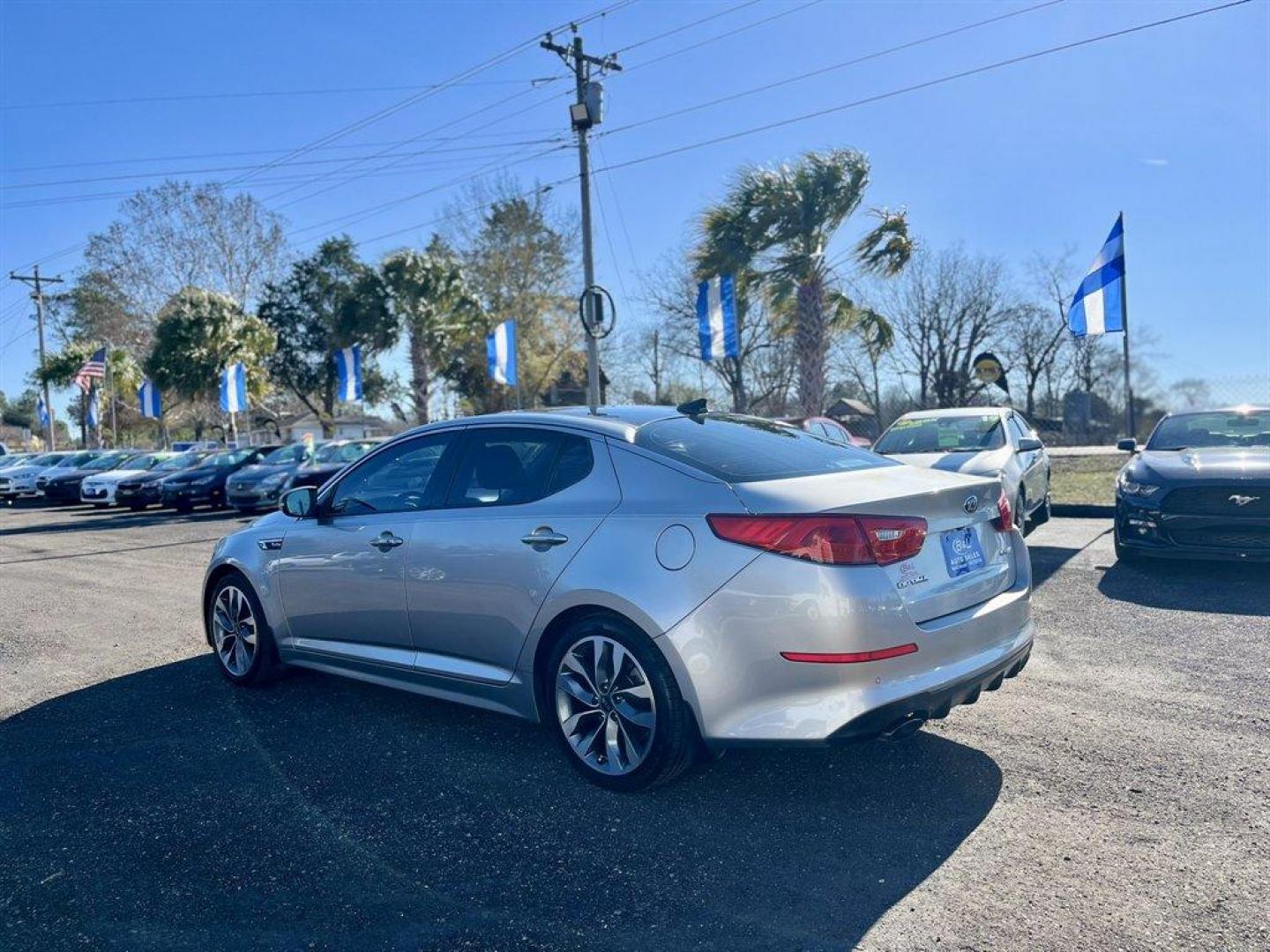 2015 Gold /Black Kia Optima (5XXGR4A6XFG) with an 2.0l I-4 DI Dohc T/C 2.0l engine, Automatic transmission, located at 745 East Steele Rd., West Columbia, SC, 29170, (803) 755-9148, 33.927212, -81.148483 - Special Internet Price! 2015 Kia Optima with AM/FM radio, Bluetooth, Backup camera, Navigation, Dual sunroof, Keyless entry, Push to start, Leather interior, Heated seats, Powered front seats, Powered windows, Powered door locks, Plus more! - Photo#1