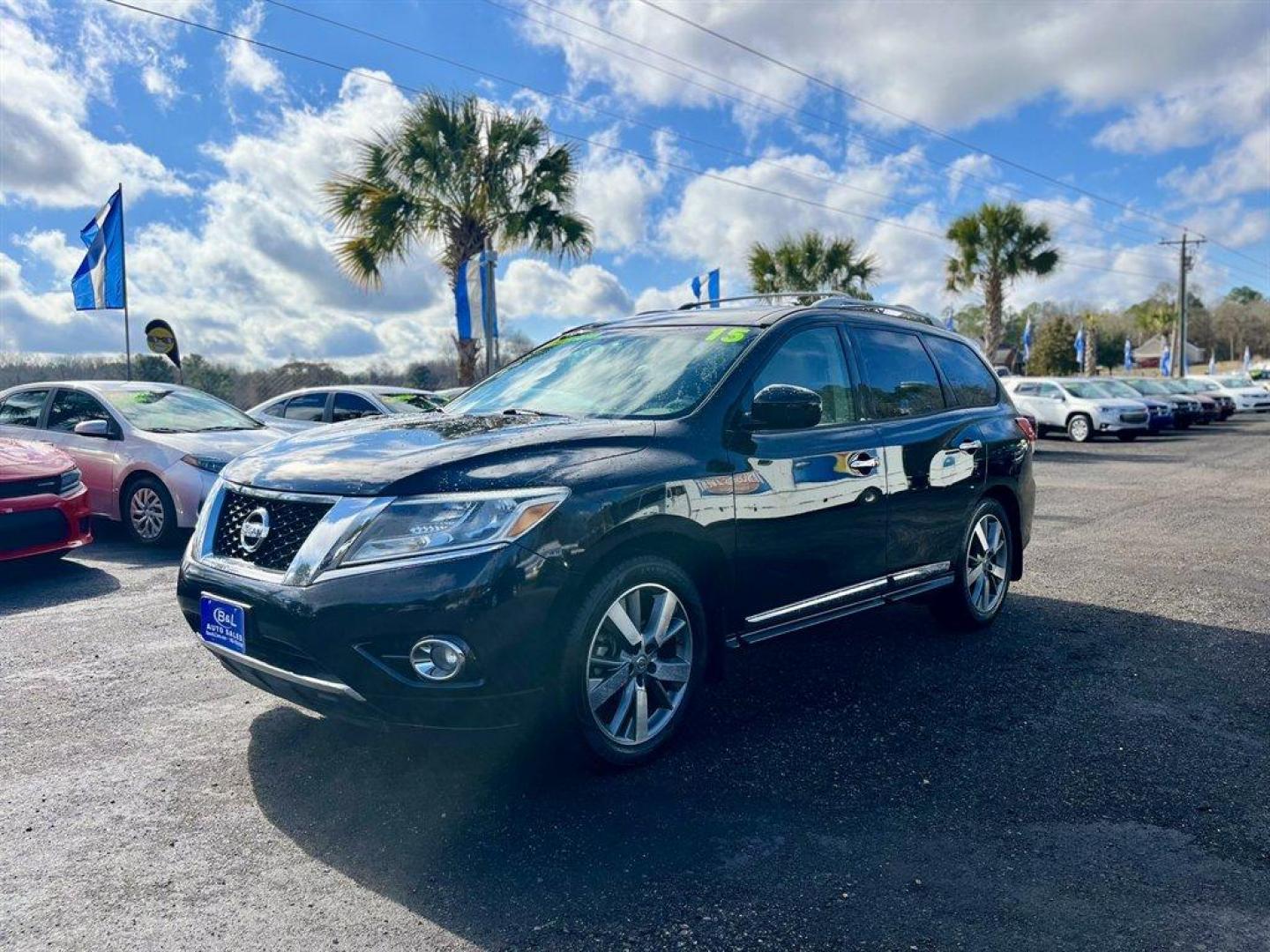 2015 Black /Taupe Nissan Pathfinder (5N1AR2MN9FC) with an 3.5l V6 Smpi Dohc Cvtcs 3 engine, Automatic transmission, located at 745 East Steele Rd., West Columbia, SC, 29170, (803) 755-9148, 33.927212, -81.148483 - Special Internet Price! 2015 Nissan Pathfinder with AM/FM radio, Bluetooth, Navigation, Cruise control, Keyless entry, Push to start, Dual sunroof, Leather interior, 3rd row seating, Heated seats, Powered liftgate, Powered door locks, Powered windows, Plus more! - Photo#0