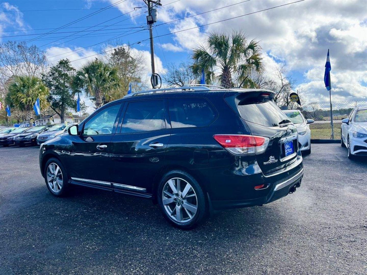 2015 Black /Taupe Nissan Pathfinder (5N1AR2MN9FC) with an 3.5l V6 Smpi Dohc Cvtcs 3 engine, Automatic transmission, located at 745 East Steele Rd., West Columbia, SC, 29170, (803) 755-9148, 33.927212, -81.148483 - Special Internet Price! 2015 Nissan Pathfinder with AM/FM radio, Bluetooth, Navigation, Cruise control, Keyless entry, Push to start, Dual sunroof, Leather interior, 3rd row seating, Heated seats, Powered liftgate, Powered door locks, Powered windows, Plus more! - Photo#1