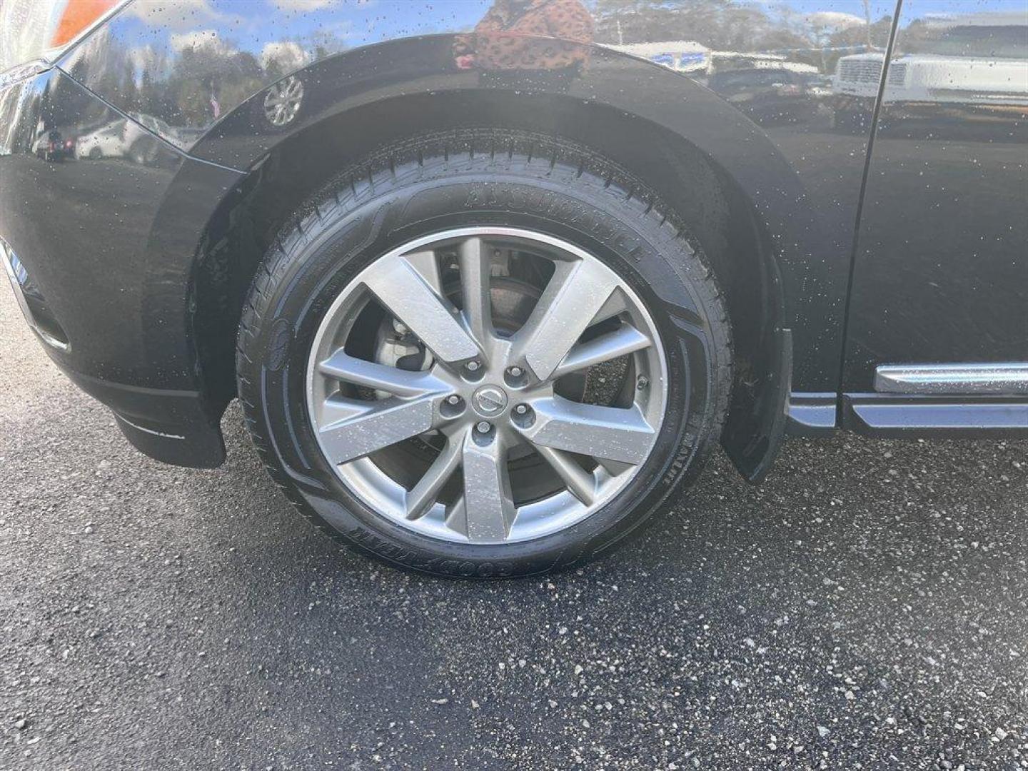 2015 Black /Taupe Nissan Pathfinder (5N1AR2MN9FC) with an 3.5l V6 Smpi Dohc Cvtcs 3 engine, Automatic transmission, located at 745 East Steele Rd., West Columbia, SC, 29170, (803) 755-9148, 33.927212, -81.148483 - Special Internet Price! 2015 Nissan Pathfinder with AM/FM radio, Bluetooth, Navigation, Cruise control, Keyless entry, Push to start, Dual sunroof, Leather interior, 3rd row seating, Heated seats, Powered liftgate, Powered door locks, Powered windows, Plus more! - Photo#41