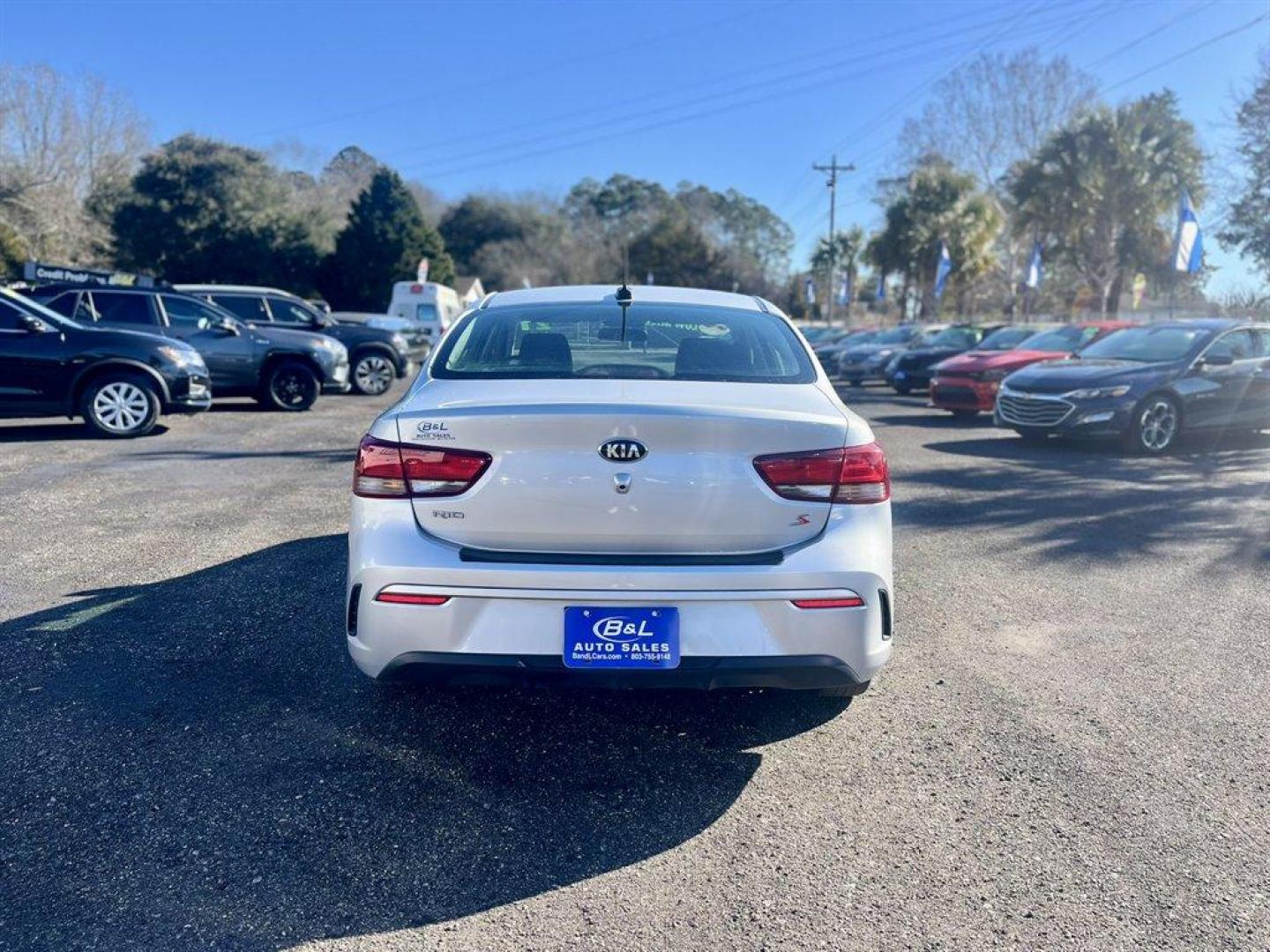 2021 Silver /Black Kia Rio (3KPA24AD5ME) with an 1.6l I-4 DI Dohc Cvvt 1.6 engine, Automatic transmission, located at 745 East Steele Rd., West Columbia, SC, 29170, (803) 755-9148, 33.927212, -81.148483 - Special Internet Price! 2021 Kia Rio S with AM/FM radio, Bluetooth, Backup camera, Cruise control, Manual air conditioning, Cloth interior, Keyless entry, Powered windows, Powered door locks, Plus more! - Photo#4