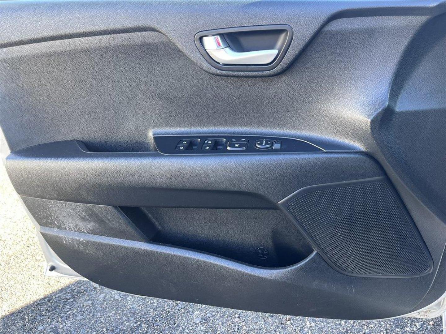 2021 Silver /Black Kia Rio (3KPA24AD5ME) with an 1.6l I-4 DI Dohc Cvvt 1.6 engine, Automatic transmission, located at 745 East Steele Rd., West Columbia, SC, 29170, (803) 755-9148, 33.927212, -81.148483 - Special Internet Price! 2021 Kia Rio S with AM/FM radio, Bluetooth, Backup camera, Cruise control, Manual air conditioning, Cloth interior, Keyless entry, Powered windows, Powered door locks, Plus more! - Photo#19