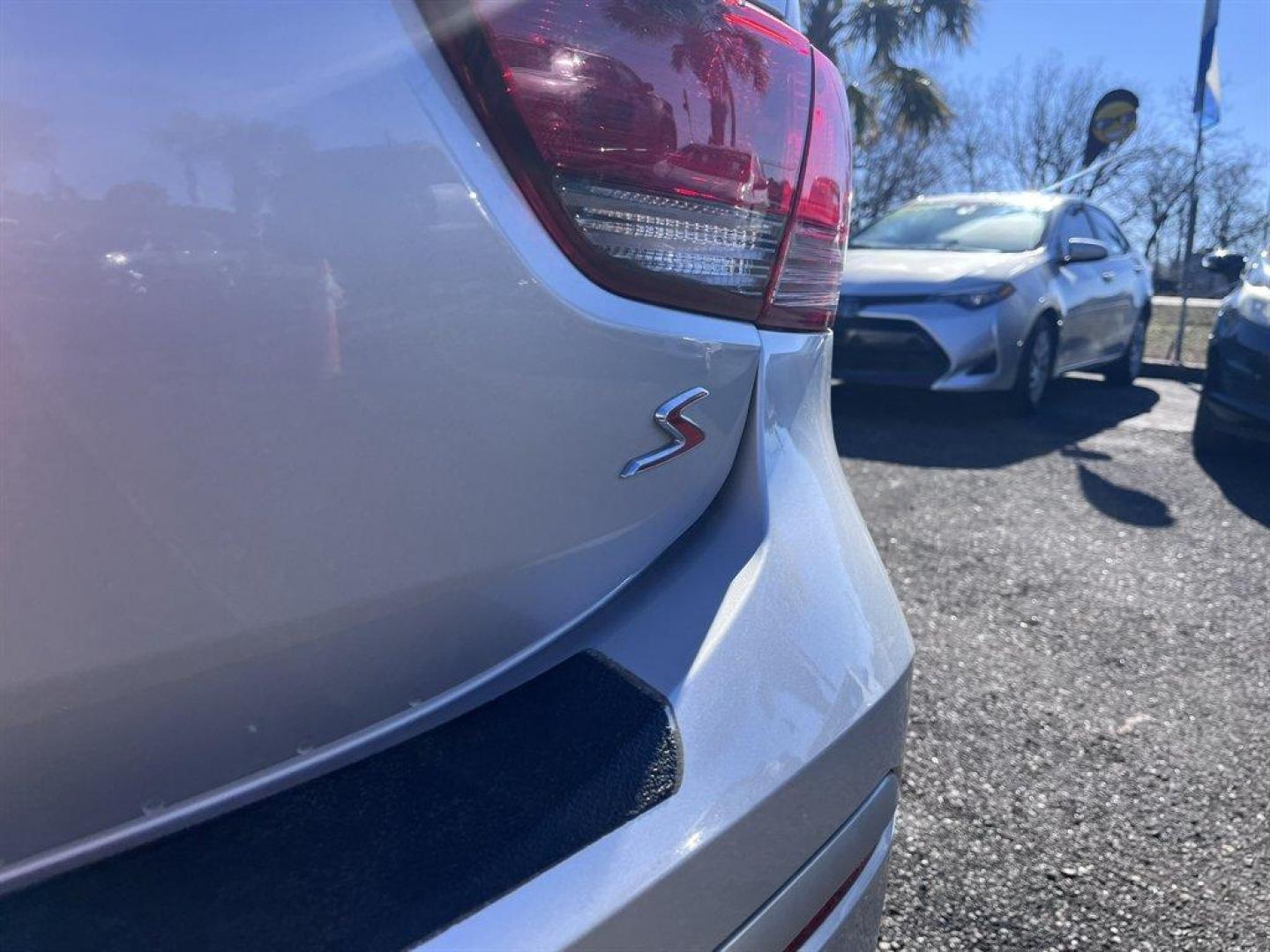 2021 Silver /Black Kia Rio (3KPA24AD5ME) with an 1.6l I-4 DI Dohc Cvvt 1.6 engine, Automatic transmission, located at 745 East Steele Rd., West Columbia, SC, 29170, (803) 755-9148, 33.927212, -81.148483 - Special Internet Price! 2021 Kia Rio S with AM/FM radio, Bluetooth, Backup camera, Cruise control, Manual air conditioning, Cloth interior, Keyless entry, Powered windows, Powered door locks, Plus more! - Photo#33