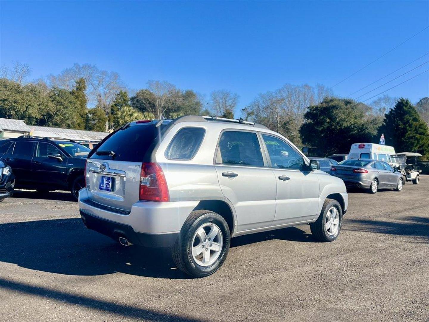 2009 Silver /Black Kia Sportage (KNDJF723997) with an 2.7l V6 MPI Dohc 2.7l engine, Automatic transmission, located at 745 East Steele Rd., West Columbia, SC, 29170, (803) 755-9148, 33.927212, -81.148483 - Special Internet Price! 2009 Kia Sportage with AM/FM radio, Cruise control, Manual air conditioning, Cloth interior, Powered windows, Powered door locks, Plus more! - Photo#5