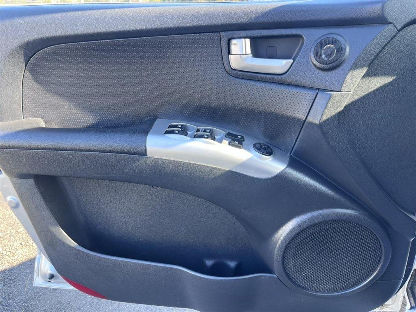 2009 Silver /Black Kia Sportage (KNDJF723997) with an 2.7l V6 MPI Dohc 2.7l engine, Automatic transmission, located at 745 East Steele Rd., West Columbia, SC, 29170, (803) 755-9148, 33.927212, -81.148483 - Special Internet Price! 2009 Kia Sportage with AM/FM radio, Cruise control, Manual air conditioning, Cloth interior, Powered windows, Powered door locks, Plus more! - Photo#16