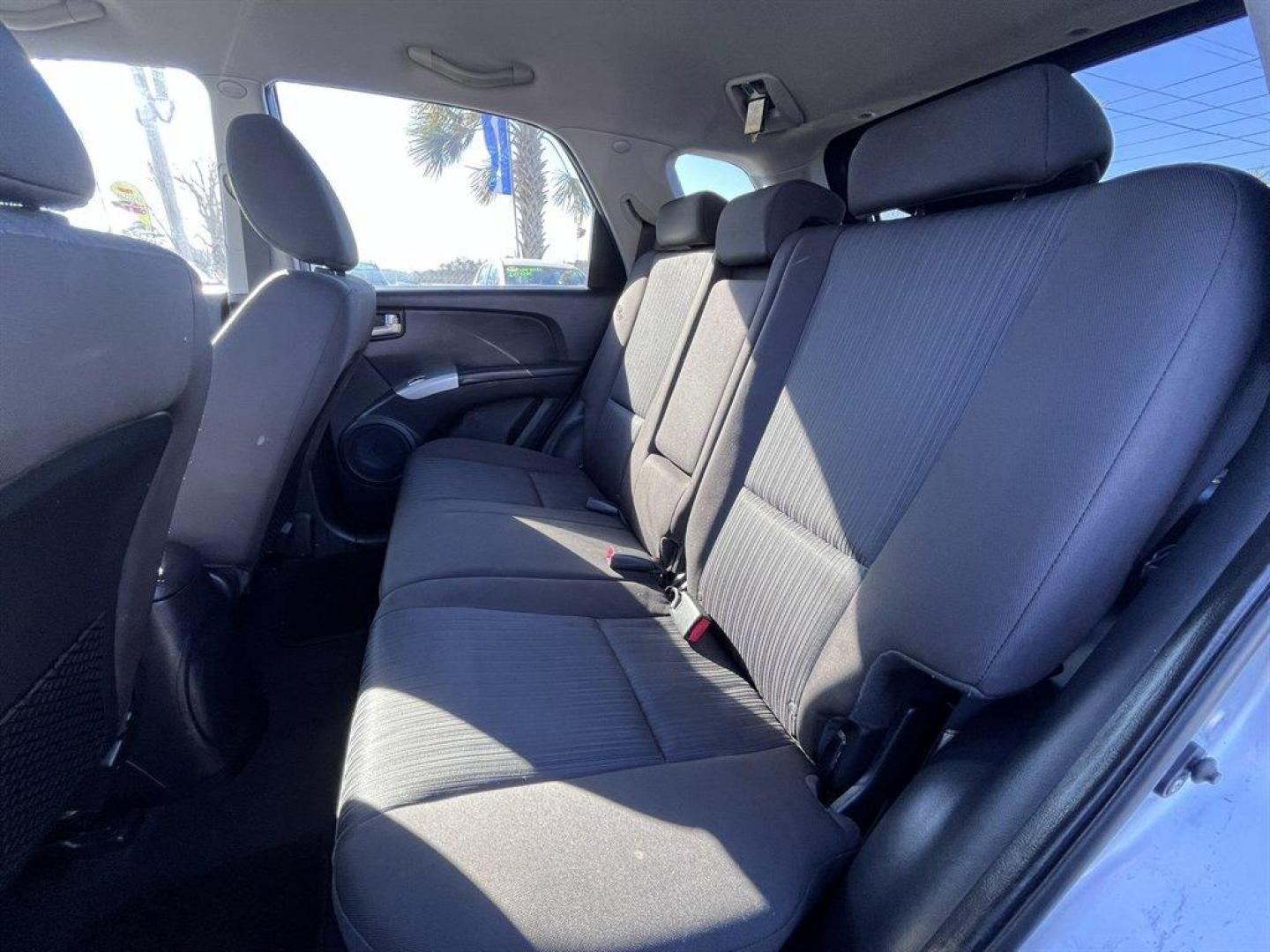 2009 Silver /Black Kia Sportage (KNDJF723997) with an 2.7l V6 MPI Dohc 2.7l engine, Automatic transmission, located at 745 East Steele Rd., West Columbia, SC, 29170, (803) 755-9148, 33.927212, -81.148483 - Special Internet Price! 2009 Kia Sportage with AM/FM radio, Cruise control, Manual air conditioning, Cloth interior, Powered windows, Powered door locks, Plus more! - Photo#19