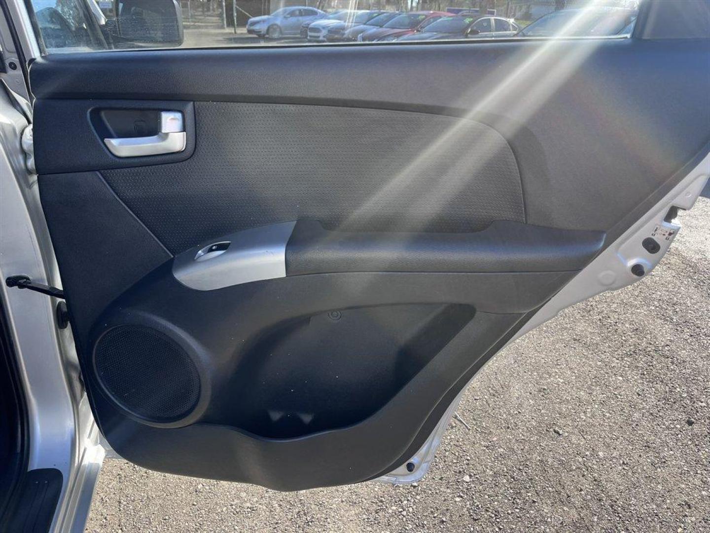 2009 Silver /Black Kia Sportage (KNDJF723997) with an 2.7l V6 MPI Dohc 2.7l engine, Automatic transmission, located at 745 East Steele Rd., West Columbia, SC, 29170, (803) 755-9148, 33.927212, -81.148483 - Special Internet Price! 2009 Kia Sportage with AM/FM radio, Cruise control, Manual air conditioning, Cloth interior, Powered windows, Powered door locks, Plus more! - Photo#20