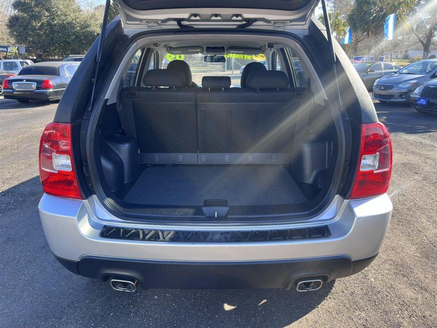 2009 Silver /Black Kia Sportage (KNDJF723997) with an 2.7l V6 MPI Dohc 2.7l engine, Automatic transmission, located at 745 East Steele Rd., West Columbia, SC, 29170, (803) 755-9148, 33.927212, -81.148483 - Special Internet Price! 2009 Kia Sportage with AM/FM radio, Cruise control, Manual air conditioning, Cloth interior, Powered windows, Powered door locks, Plus more! - Photo#24