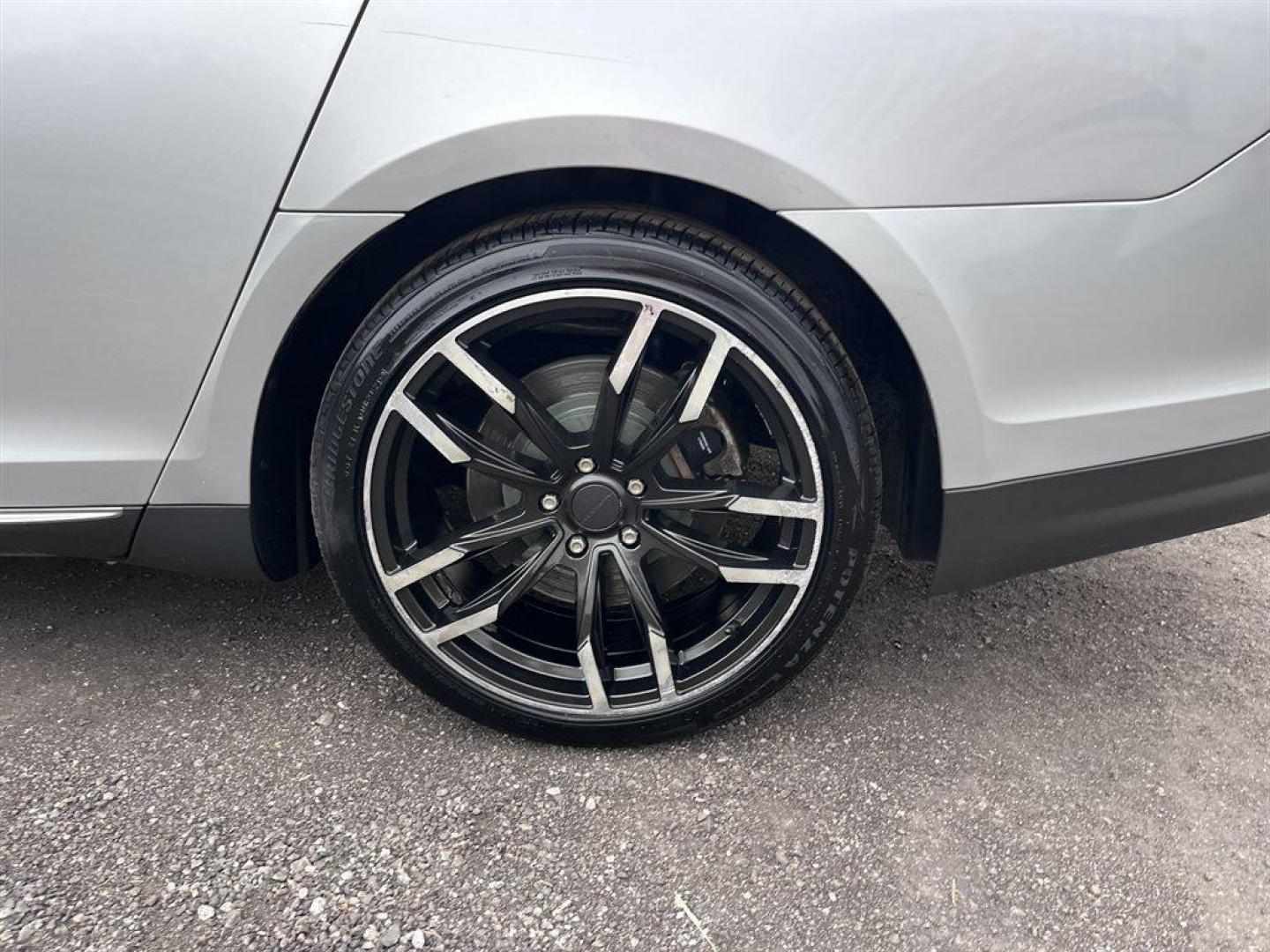 2013 Silver /Black Lincoln MKS (1LNHL9DK1DG) with an 3.7l V6 Smpi TI-VCT 3.7l engine, Automatic transmission, located at 745 East Steele Rd., West Columbia, SC, 29170, (803) 755-9148, 33.927212, -81.148483 - Special Internet Price! 2013 Lincoln MKS with AM/FM radio, Bluetooth, Backup camera. Navigation, Cruise control, Keyless entry, Push to start, Dual sunroof, Leather interior, Powered front seats, Powered windows, Powered door locks, Plus more! - Photo#33