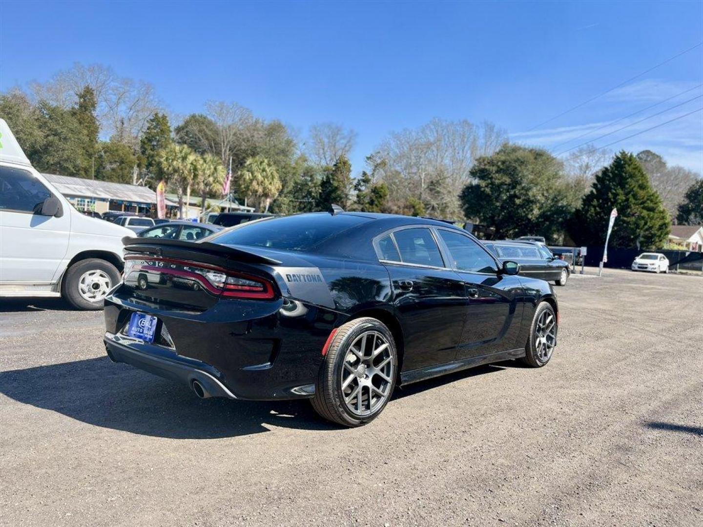 2017 Black /Black Dodge Charger (2C3CDXCT3HH) with an 5.7l V8 SFI Hemi MLT-Disp engine, Automatic transmission, located at 745 East Steele Rd., West Columbia, SC, 29170, (803) 755-9148, 33.927212, -81.148483 - Special Internet Price! 2017 Dodge Charger R/T Hemi with AM/FM radio, Bluetooth, Backup camera, Navigation, Sunroof, Heated seats, Keyless entry, Push to start, Powered windows, Powered door locks, Plus more! - Photo#3