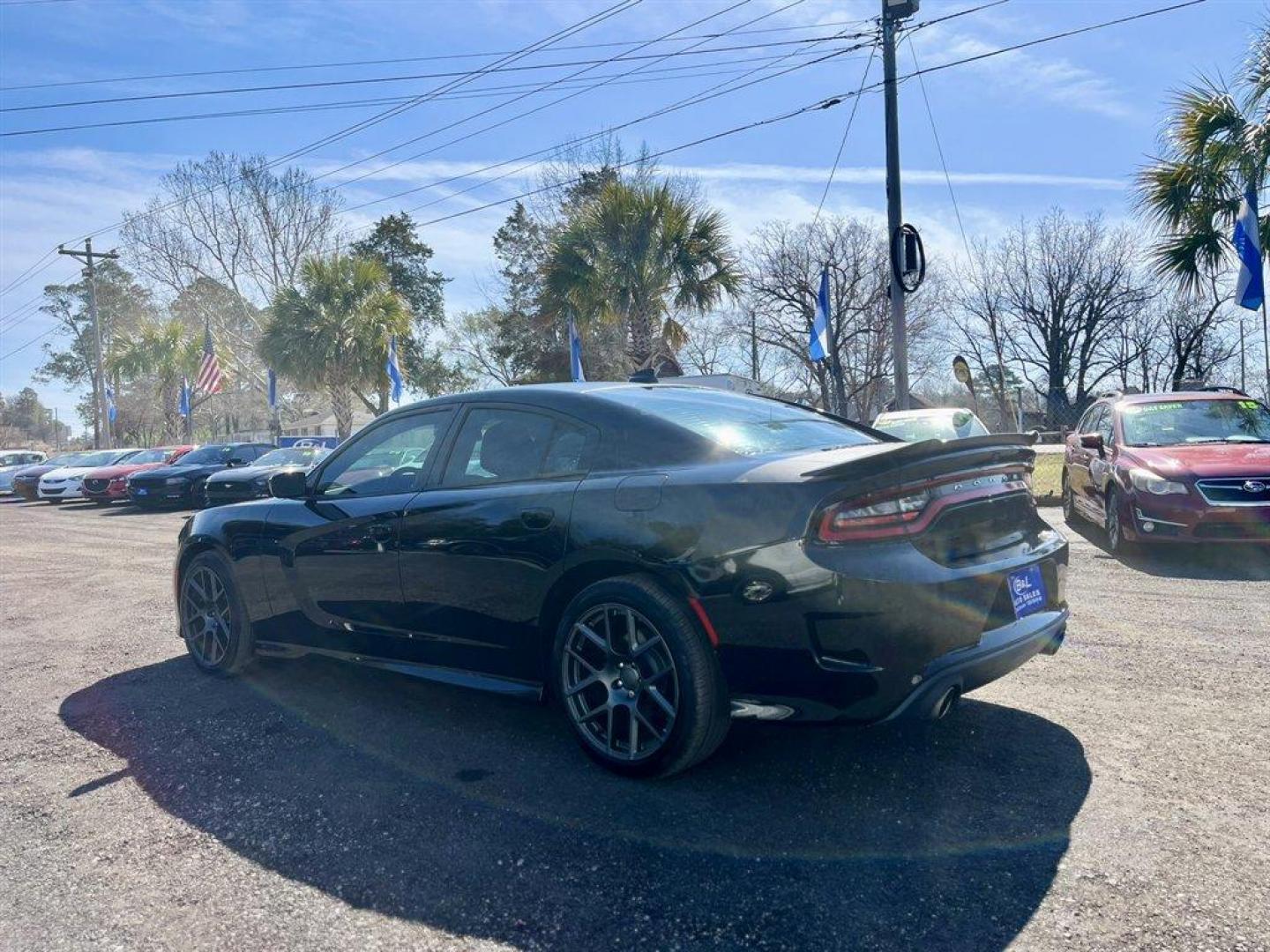 2017 Black /Black Dodge Charger (2C3CDXCT3HH) with an 5.7l V8 SFI Hemi MLT-Disp engine, Automatic transmission, located at 745 East Steele Rd., West Columbia, SC, 29170, (803) 755-9148, 33.927212, -81.148483 - Special Internet Price! 2017 Dodge Charger R/T Hemi with AM/FM radio, Bluetooth, Backup camera, Navigation, Sunroof, Heated seats, Keyless entry, Push to start, Powered windows, Powered door locks, Plus more! - Photo#5