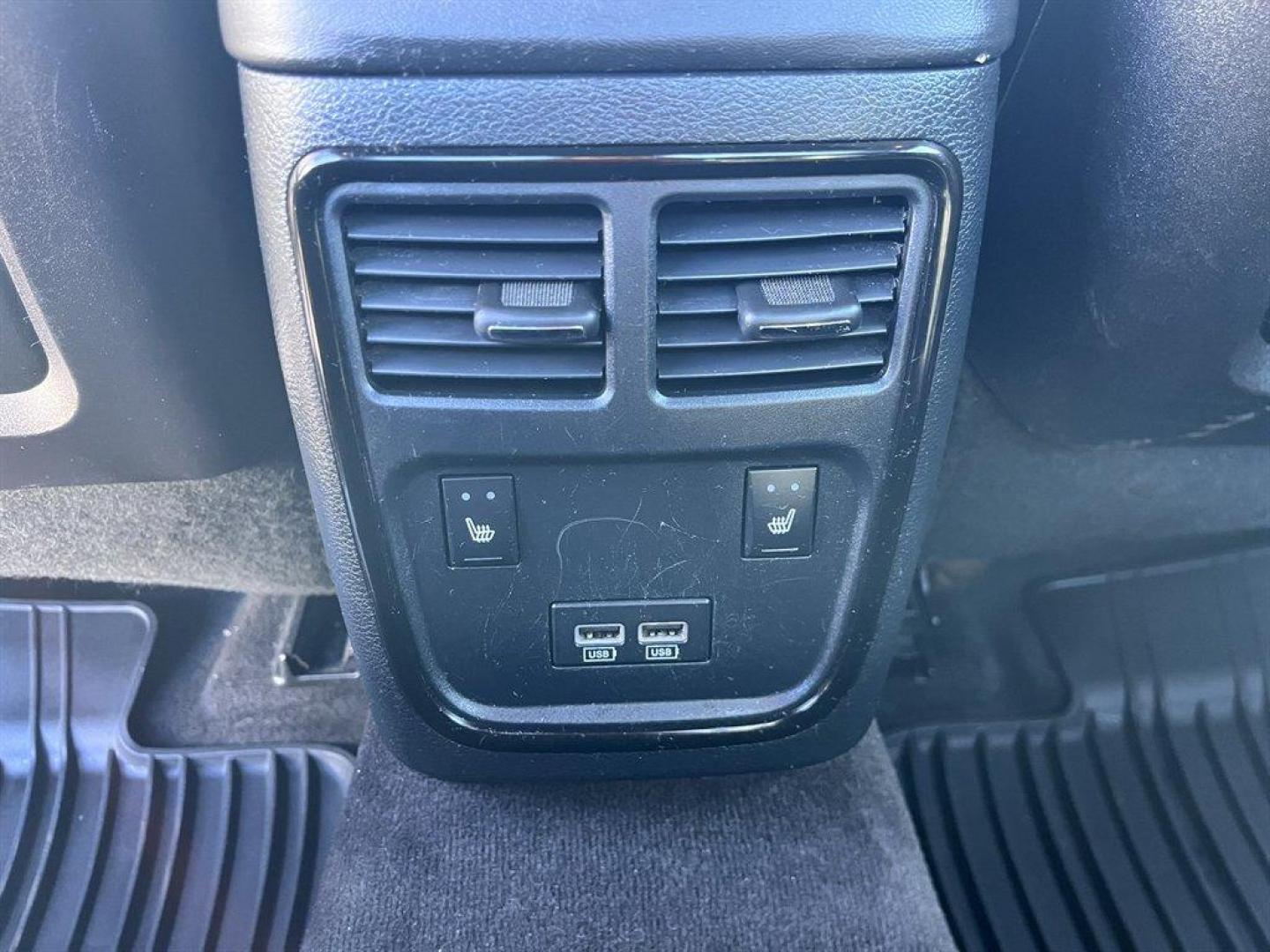 2017 Black /Black Dodge Charger (2C3CDXCT3HH) with an 5.7l V8 SFI Hemi MLT-Disp engine, Automatic transmission, located at 745 East Steele Rd., West Columbia, SC, 29170, (803) 755-9148, 33.927212, -81.148483 - Special Internet Price! 2017 Dodge Charger R/T Hemi with AM/FM radio, Bluetooth, Backup camera, Navigation, Sunroof, Heated seats, Keyless entry, Push to start, Powered windows, Powered door locks, Plus more! - Photo#30