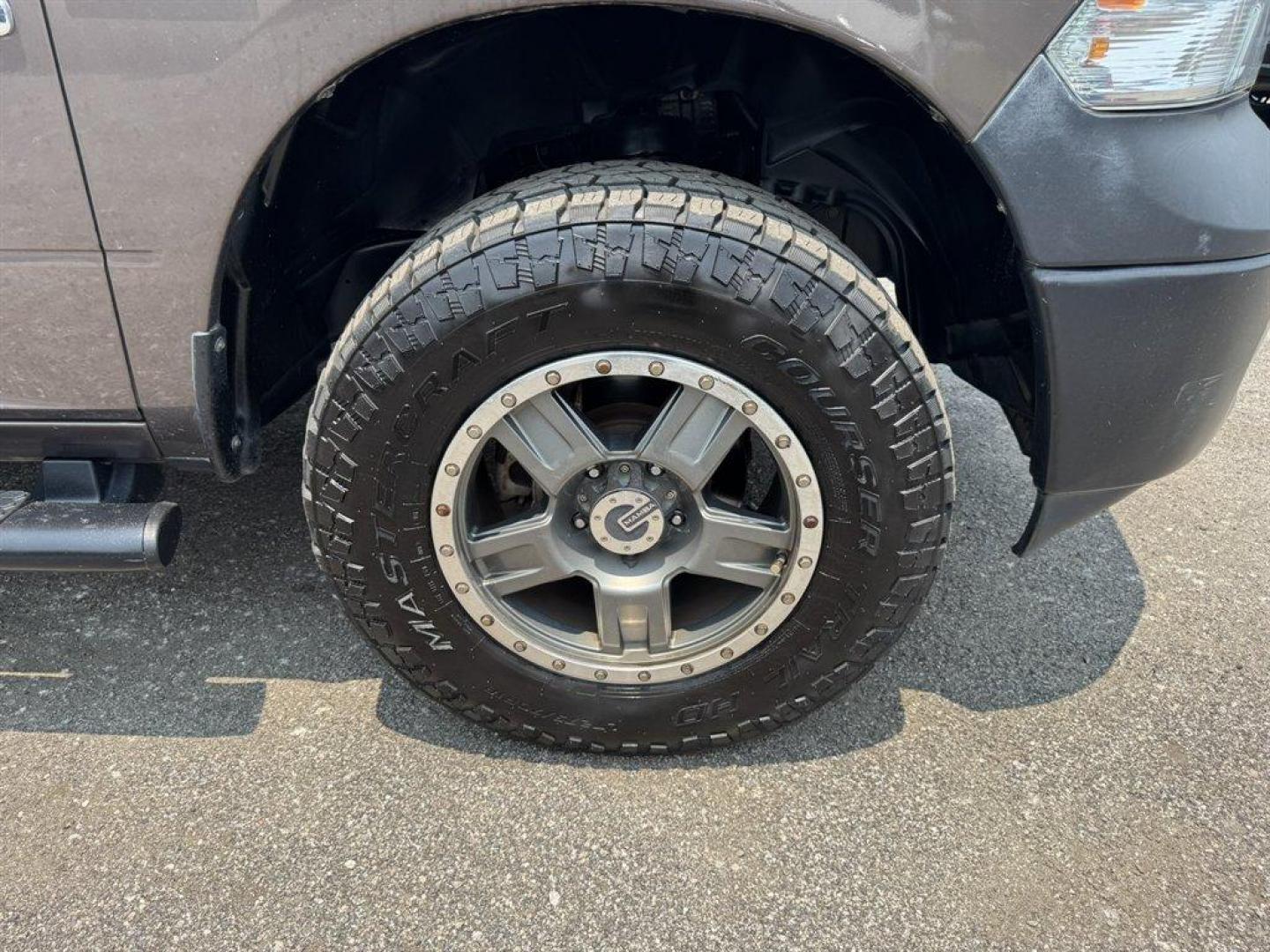 2018 Brown /Grey Ram 1500 (1C6RR7KM3JS) with an 3.0l V6 DI Dohc Tdsl 3.0l engine, Automatic transmission, located at 745 East Steele Rd., West Columbia, SC, 29170, (803) 755-9148, 33.927212, -81.148483 - Special Internet Price! 2018 Ram 1500 - Photo#29
