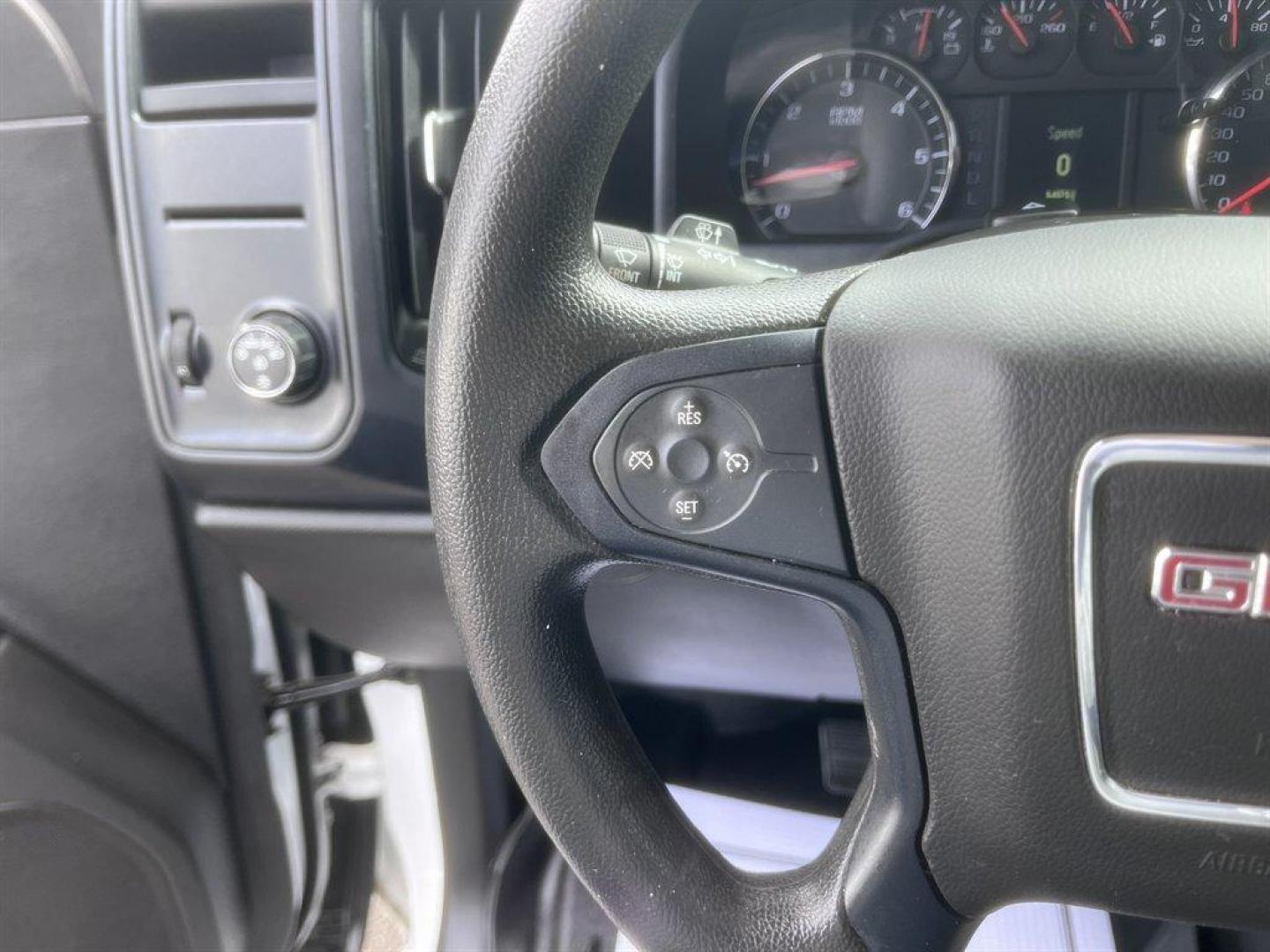 2017 White /Grey GMC Sierra 1500 (1GTV2LEC0HZ) with an 5.3l V8 DI VVT Flex 5.3l engine, Automatic transmission, located at 745 East Steele Rd., West Columbia, SC, 29170, (803) 755-9148, 33.927212, -81.148483 - Special Internet Price! 2017 GMC Sierra 1500 with AM/FM radio, Bluetooth, Backup camera, Keyless entry, Cloth interior. Powered windows, Powered door locks, Plus more! - Photo#8