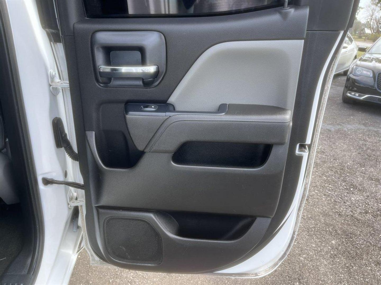 2017 White /Grey GMC Sierra 1500 (1GTV2LEC0HZ) with an 5.3l V8 DI VVT Flex 5.3l engine, Automatic transmission, located at 745 East Steele Rd., West Columbia, SC, 29170, (803) 755-9148, 33.927212, -81.148483 - Special Internet Price! 2017 GMC Sierra 1500 with AM/FM radio, Bluetooth, Backup camera, Keyless entry, Cloth interior. Powered windows, Powered door locks, Plus more! - Photo#21