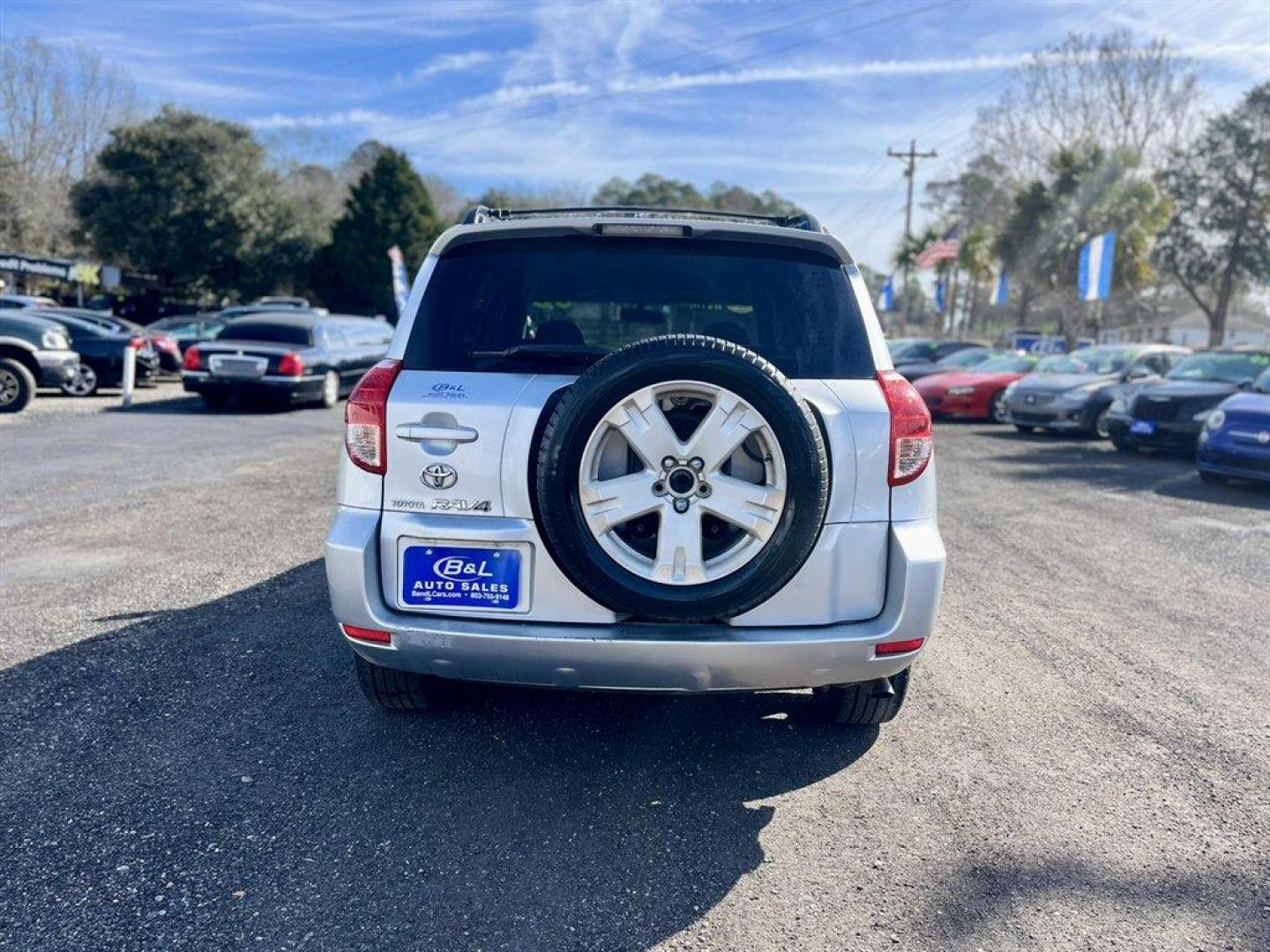 2006 Silver /Grey Toyota RAV4 (JTMZD32V866) with an 2.4l I-4 SFI Dohc 2.4l engine, Auto transmission, located at 745 East Steele Rd., West Columbia, SC, 29170, (803) 755-9148, 33.927212, -81.148483 - Special Internet Price! 2006 Toyota RAV4 with AM/FM radio, Cruise control, Manual air conditioning, Keyless entry, Cloth interior, Powered windows, Powered door locks, Plus more! - Photo#4