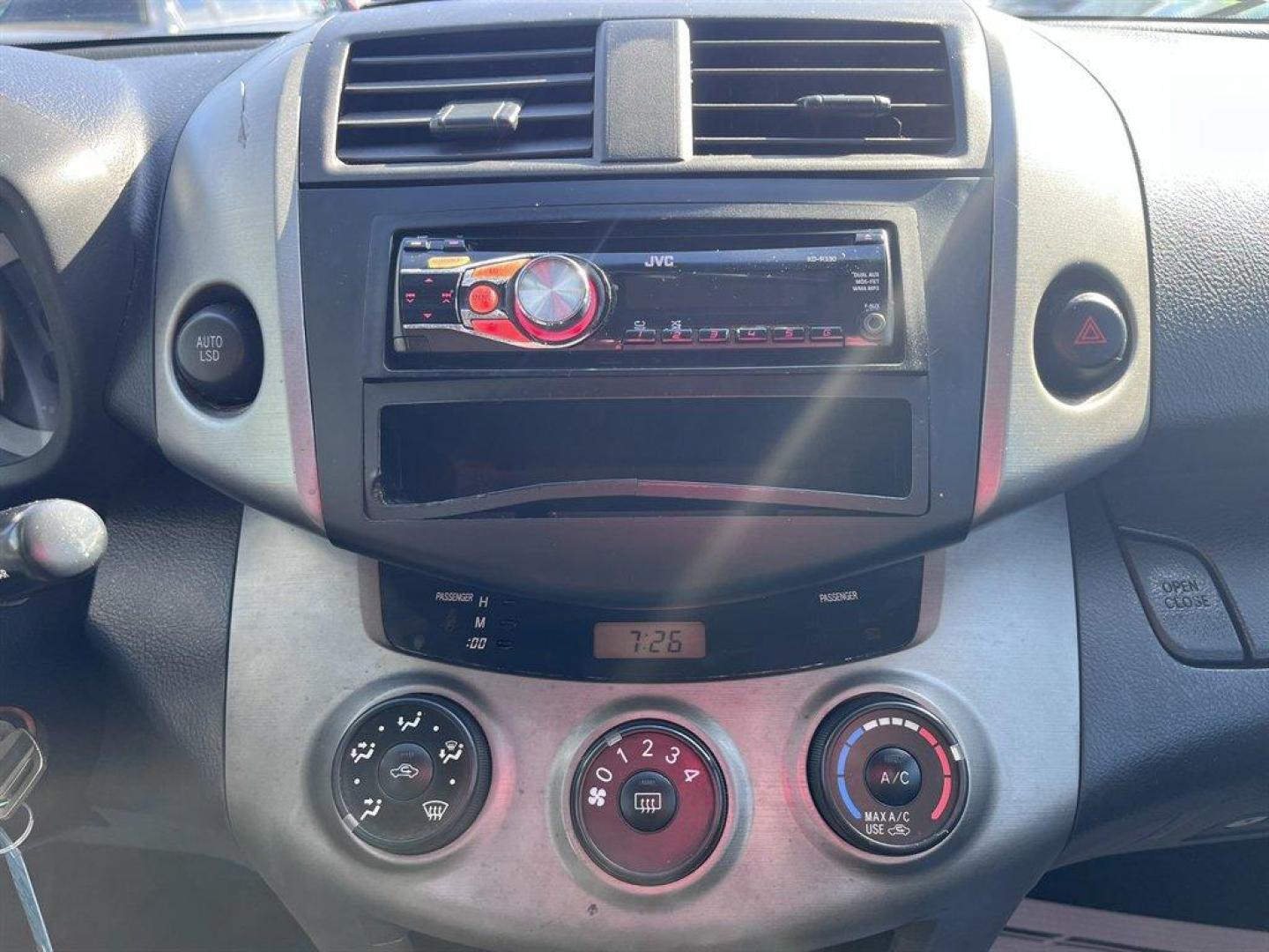 2006 Silver /Grey Toyota RAV4 (JTMZD32V866) with an 2.4l I-4 SFI Dohc 2.4l engine, Auto transmission, located at 745 East Steele Rd., West Columbia, SC, 29170, (803) 755-9148, 33.927212, -81.148483 - Special Internet Price! 2006 Toyota RAV4 with AM/FM radio, Cruise control, Manual air conditioning, Keyless entry, Cloth interior, Powered windows, Powered door locks, Plus more! - Photo#11