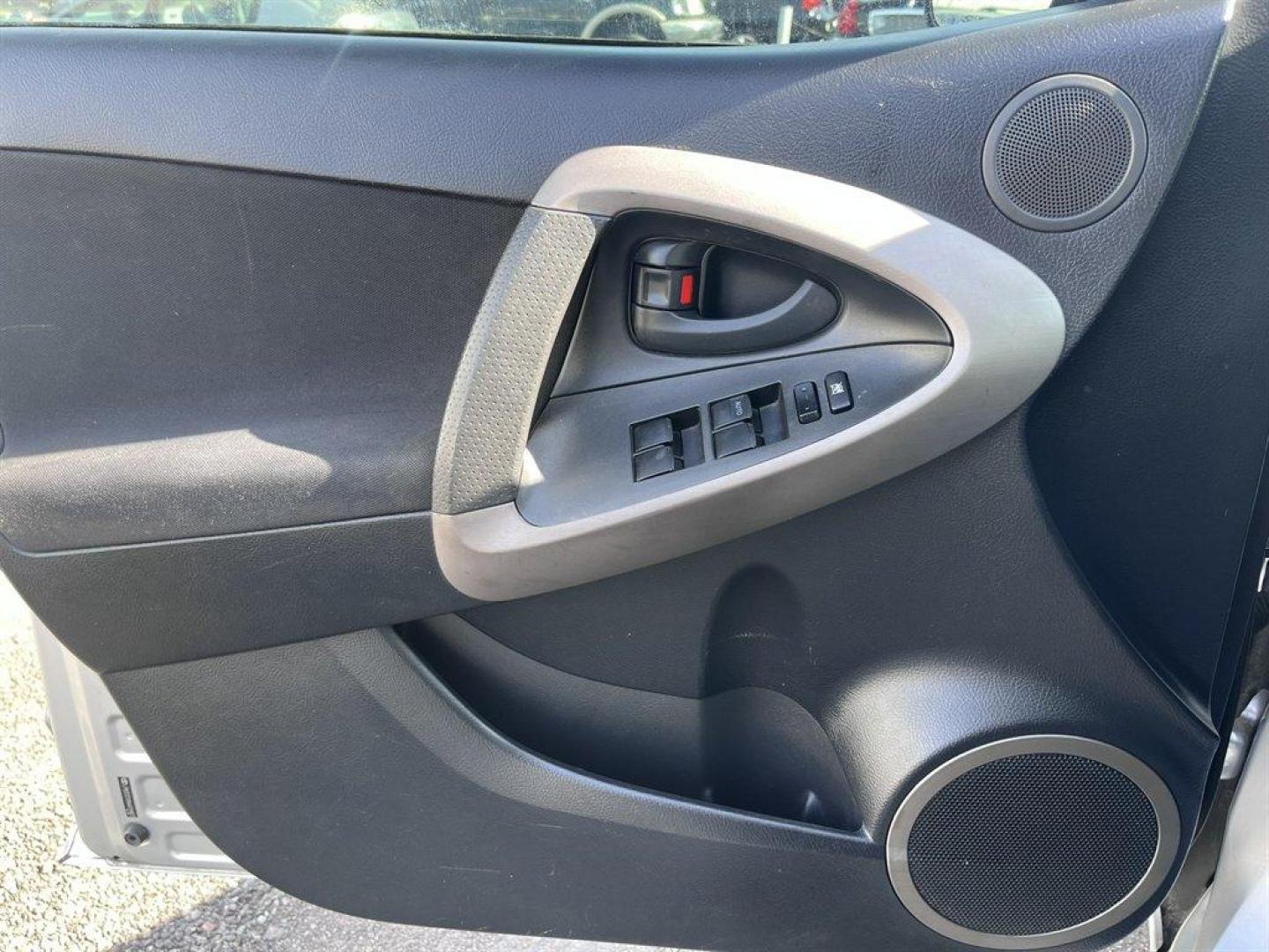 2006 Silver /Grey Toyota RAV4 (JTMZD32V866) with an 2.4l I-4 SFI Dohc 2.4l engine, Auto transmission, located at 745 East Steele Rd., West Columbia, SC, 29170, (803) 755-9148, 33.927212, -81.148483 - Special Internet Price! 2006 Toyota RAV4 with AM/FM radio, Cruise control, Manual air conditioning, Keyless entry, Cloth interior, Powered windows, Powered door locks, Plus more! - Photo#15