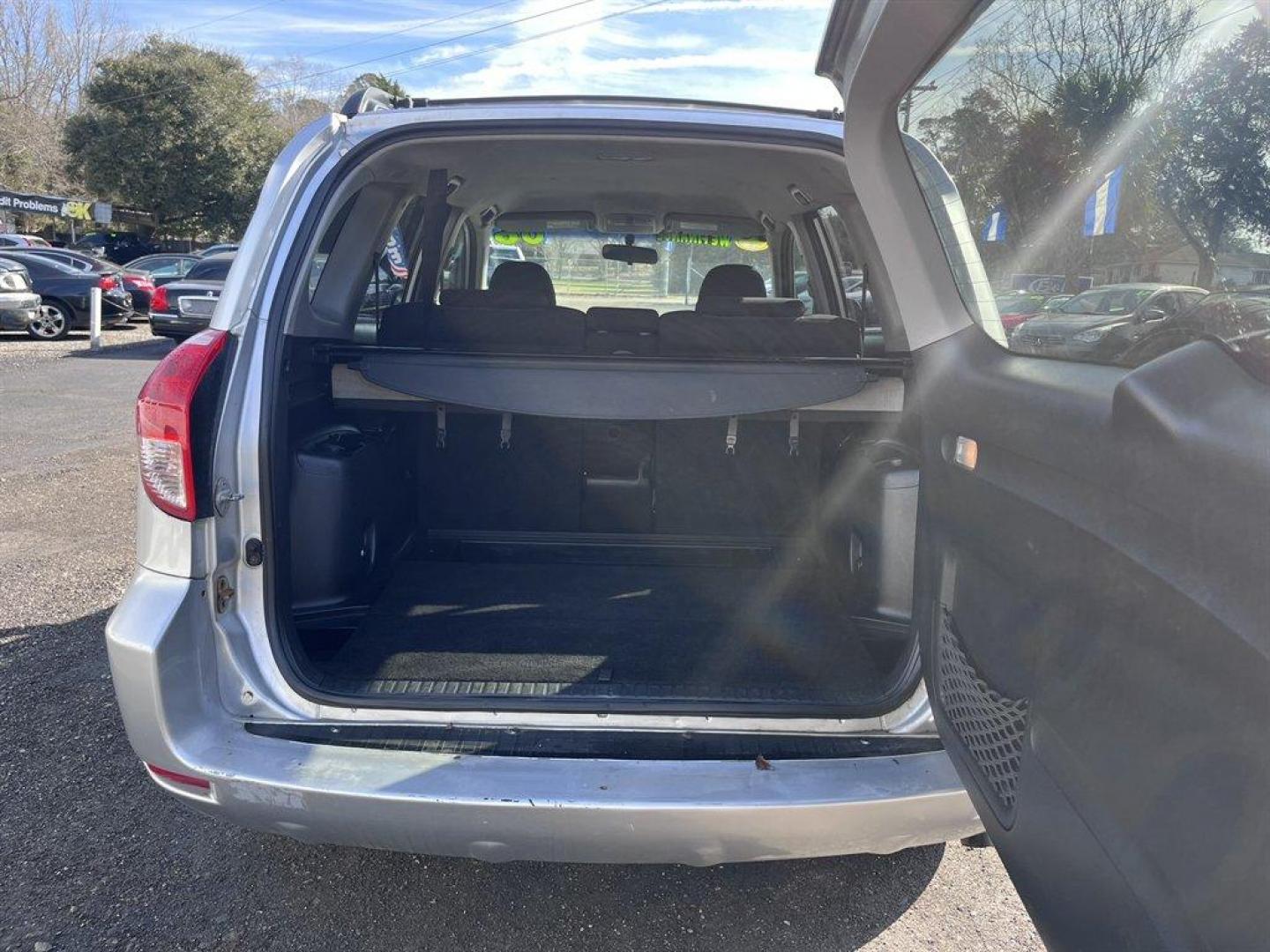 2006 Silver /Grey Toyota RAV4 (JTMZD32V866) with an 2.4l I-4 SFI Dohc 2.4l engine, Auto transmission, located at 745 East Steele Rd., West Columbia, SC, 29170, (803) 755-9148, 33.927212, -81.148483 - Special Internet Price! 2006 Toyota RAV4 with AM/FM radio, Cruise control, Manual air conditioning, Keyless entry, Cloth interior, Powered windows, Powered door locks, Plus more! - Photo#26