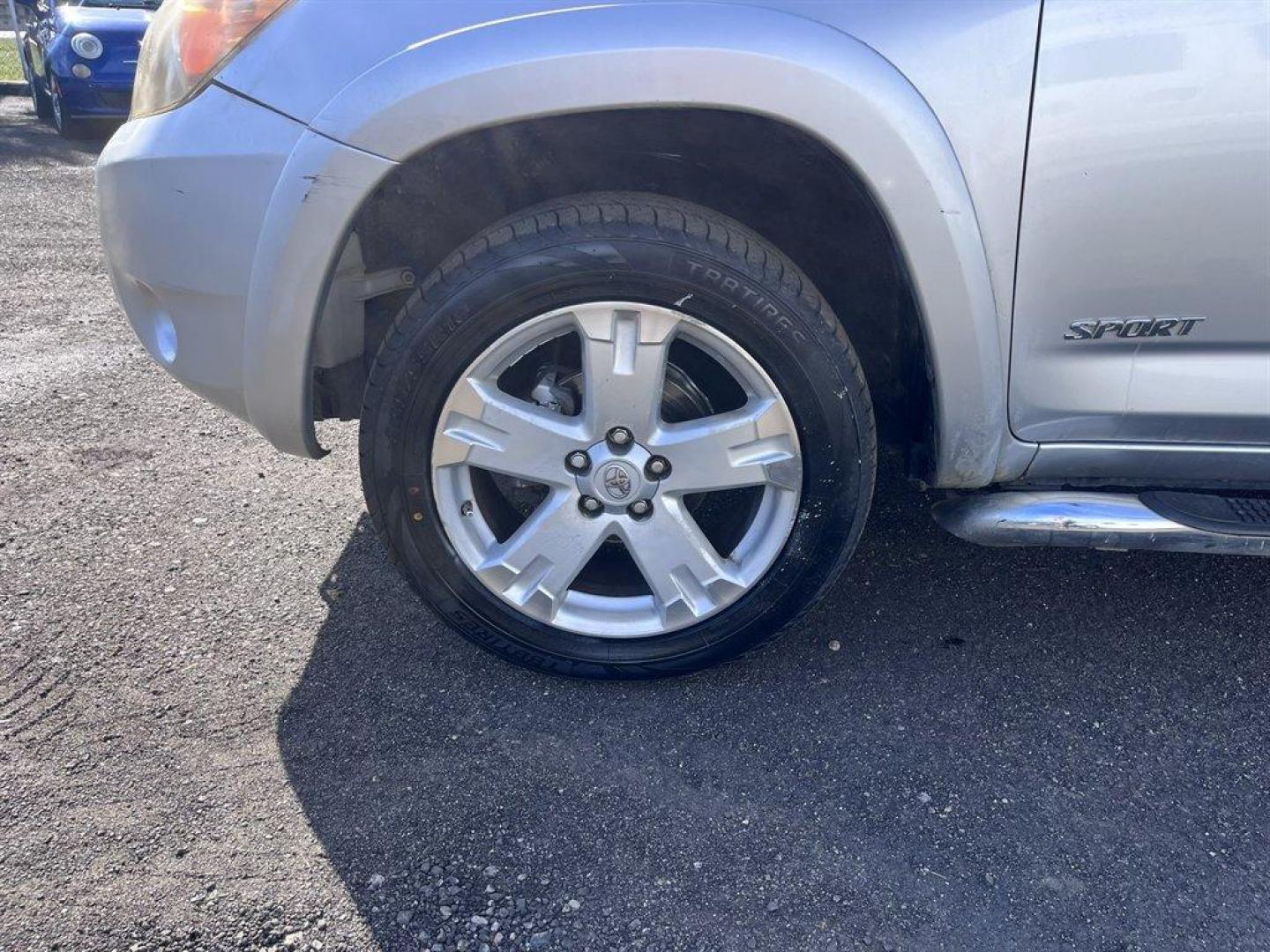 2006 Silver /Grey Toyota RAV4 (JTMZD32V866) with an 2.4l I-4 SFI Dohc 2.4l engine, Auto transmission, located at 745 East Steele Rd., West Columbia, SC, 29170, (803) 755-9148, 33.927212, -81.148483 - Special Internet Price! 2006 Toyota RAV4 with AM/FM radio, Cruise control, Manual air conditioning, Keyless entry, Cloth interior, Powered windows, Powered door locks, Plus more! - Photo#30