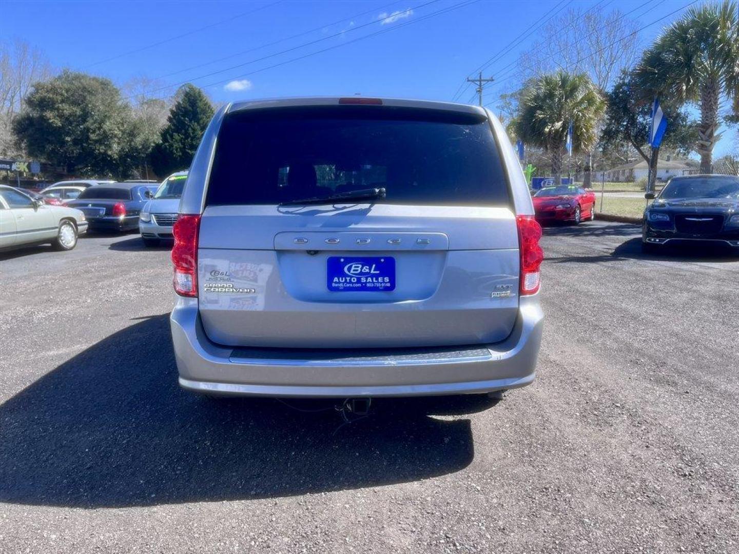 2018 Silver /Black Dodge Grand Caravan (2C4RDGCG9JR) with an 3.6l V6 MPI Dohc VVT Flex engine, Automatic transmission, located at 745 East Steele Rd., West Columbia, SC, 29170, (803) 755-9148, 33.927212, -81.148483 - Special Internet Price! 2018 Dodge Grand Caravan with AM/FM, Backup camera, Cruise control, 3rd row seating, Leather interior, Powered rear slinding doors, Keyless entry, Powered door locks, Powered windows, Plus more! - Photo#4