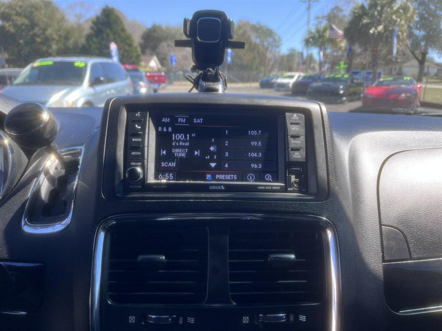 2018 Silver /Black Dodge Grand Caravan (2C4RDGCG9JR) with an 3.6l V6 MPI Dohc VVT Flex engine, Automatic transmission, located at 745 East Steele Rd., West Columbia, SC, 29170, (803) 755-9148, 33.927212, -81.148483 - Special Internet Price! 2018 Dodge Grand Caravan with AM/FM, Backup camera, Cruise control, 3rd row seating, Leather interior, Powered rear slinding doors, Keyless entry, Powered door locks, Powered windows, Plus more! - Photo#12