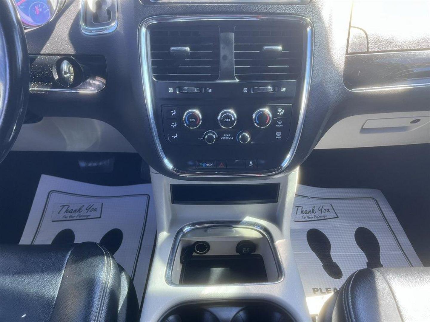 2018 Silver /Black Dodge Grand Caravan (2C4RDGCG9JR) with an 3.6l V6 MPI Dohc VVT Flex engine, Automatic transmission, located at 745 East Steele Rd., West Columbia, SC, 29170, (803) 755-9148, 33.927212, -81.148483 - Special Internet Price! 2018 Dodge Grand Caravan with AM/FM, Backup camera, Cruise control, 3rd row seating, Leather interior, Powered rear slinding doors, Keyless entry, Powered door locks, Powered windows, Plus more! - Photo#14