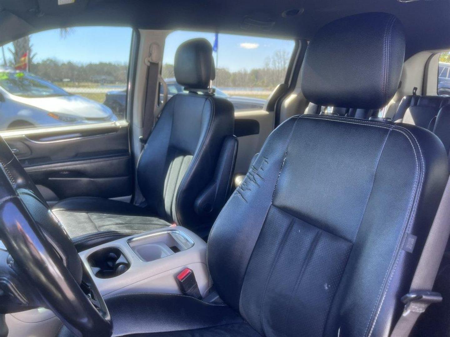 2018 Silver /Black Dodge Grand Caravan (2C4RDGCG9JR) with an 3.6l V6 MPI Dohc VVT Flex engine, Automatic transmission, located at 745 East Steele Rd., West Columbia, SC, 29170, (803) 755-9148, 33.927212, -81.148483 - Special Internet Price! 2018 Dodge Grand Caravan with AM/FM, Backup camera, Cruise control, 3rd row seating, Leather interior, Powered rear slinding doors, Keyless entry, Powered door locks, Powered windows, Plus more! - Photo#20