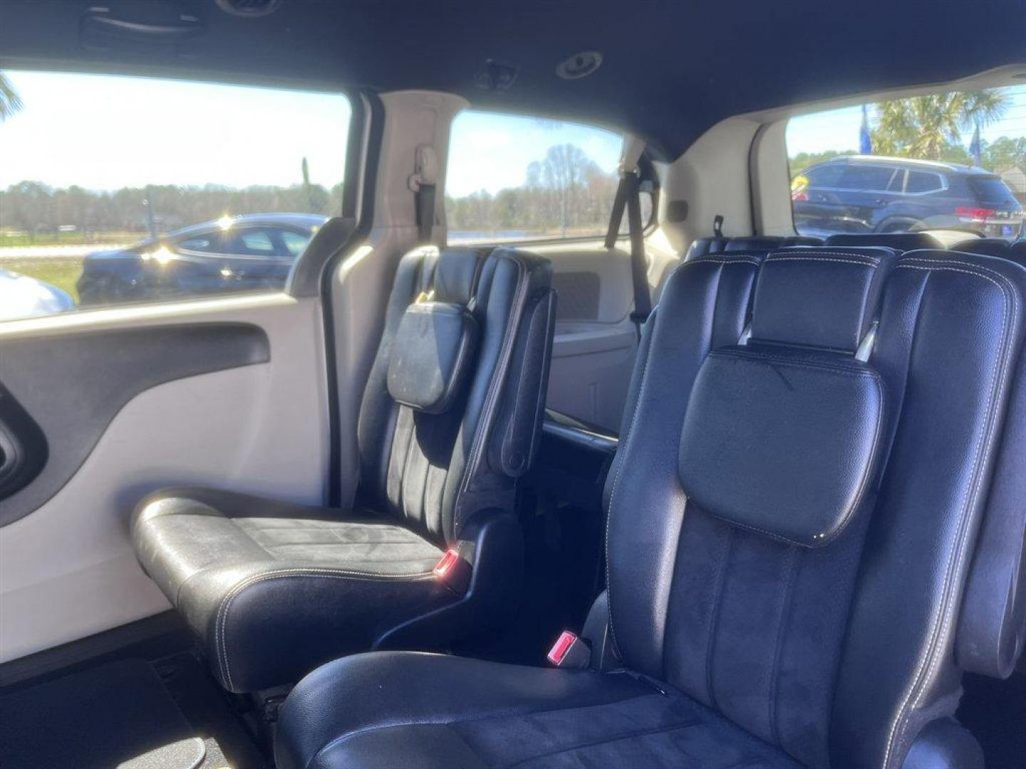 2018 Silver /Black Dodge Grand Caravan (2C4RDGCG9JR) with an 3.6l V6 MPI Dohc VVT Flex engine, Automatic transmission, located at 745 East Steele Rd., West Columbia, SC, 29170, (803) 755-9148, 33.927212, -81.148483 - Special Internet Price! 2018 Dodge Grand Caravan with AM/FM, Backup camera, Cruise control, 3rd row seating, Leather interior, Powered rear slinding doors, Keyless entry, Powered door locks, Powered windows, Plus more! - Photo#21