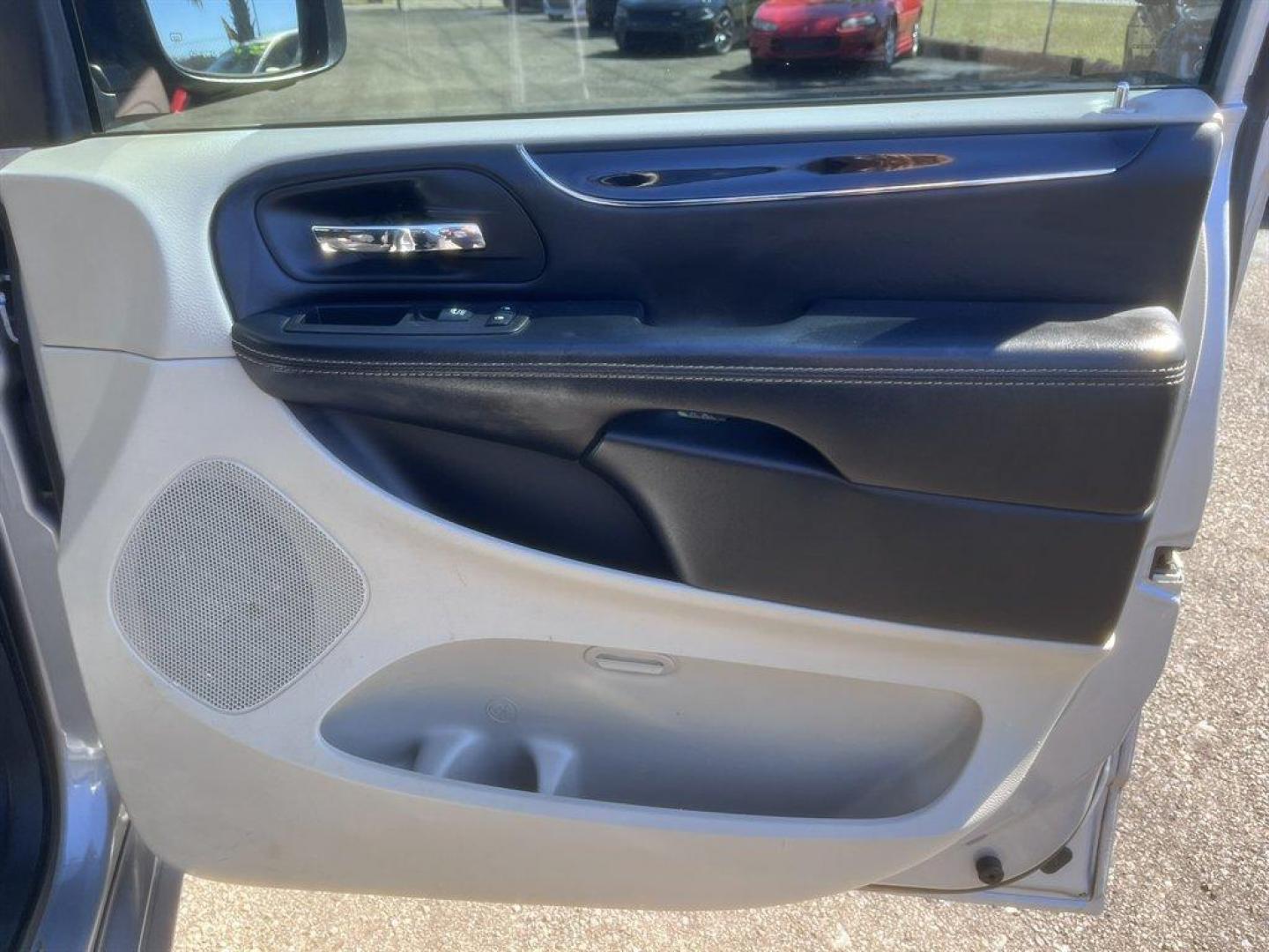 2018 Silver /Black Dodge Grand Caravan (2C4RDGCG9JR) with an 3.6l V6 MPI Dohc VVT Flex engine, Automatic transmission, located at 745 East Steele Rd., West Columbia, SC, 29170, (803) 755-9148, 33.927212, -81.148483 - Special Internet Price! 2018 Dodge Grand Caravan with AM/FM, Backup camera, Cruise control, 3rd row seating, Leather interior, Powered rear slinding doors, Keyless entry, Powered door locks, Powered windows, Plus more! - Photo#24