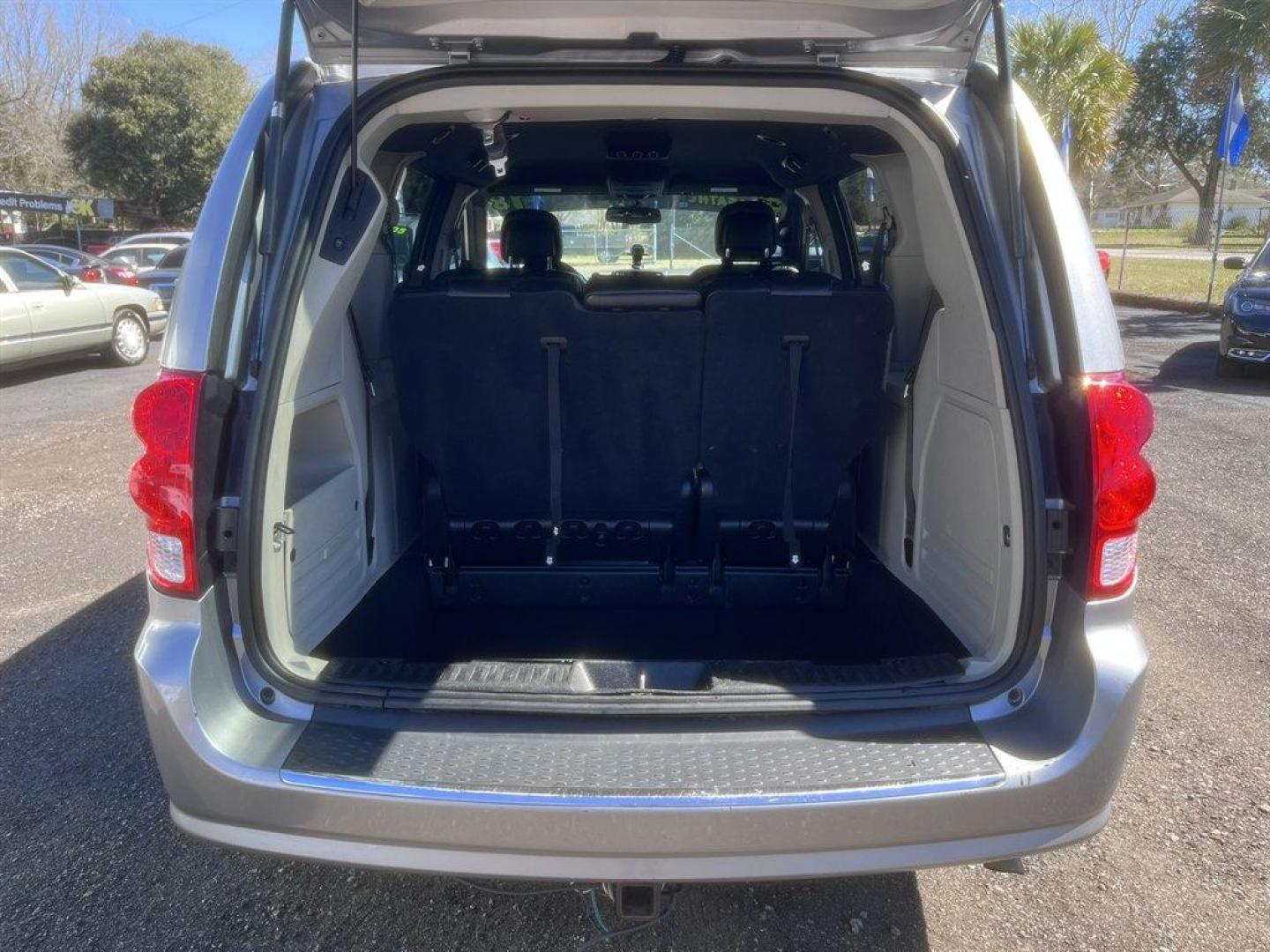 2018 Silver /Black Dodge Grand Caravan (2C4RDGCG9JR) with an 3.6l V6 MPI Dohc VVT Flex engine, Automatic transmission, located at 745 East Steele Rd., West Columbia, SC, 29170, (803) 755-9148, 33.927212, -81.148483 - Special Internet Price! 2018 Dodge Grand Caravan with AM/FM, Backup camera, Cruise control, 3rd row seating, Leather interior, Powered rear slinding doors, Keyless entry, Powered door locks, Powered windows, Plus more! - Photo#28