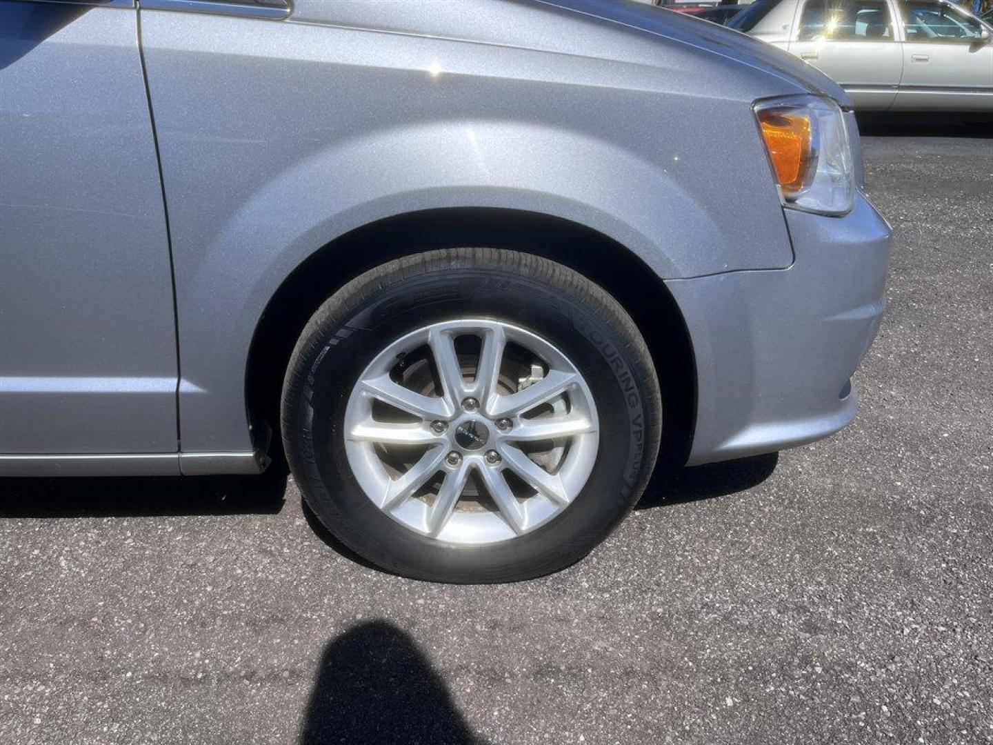 2018 Silver /Black Dodge Grand Caravan (2C4RDGCG9JR) with an 3.6l V6 MPI Dohc VVT Flex engine, Automatic transmission, located at 745 East Steele Rd., West Columbia, SC, 29170, (803) 755-9148, 33.927212, -81.148483 - Special Internet Price! 2018 Dodge Grand Caravan with AM/FM, Backup camera, Cruise control, 3rd row seating, Leather interior, Powered rear slinding doors, Keyless entry, Powered door locks, Powered windows, Plus more! - Photo#30