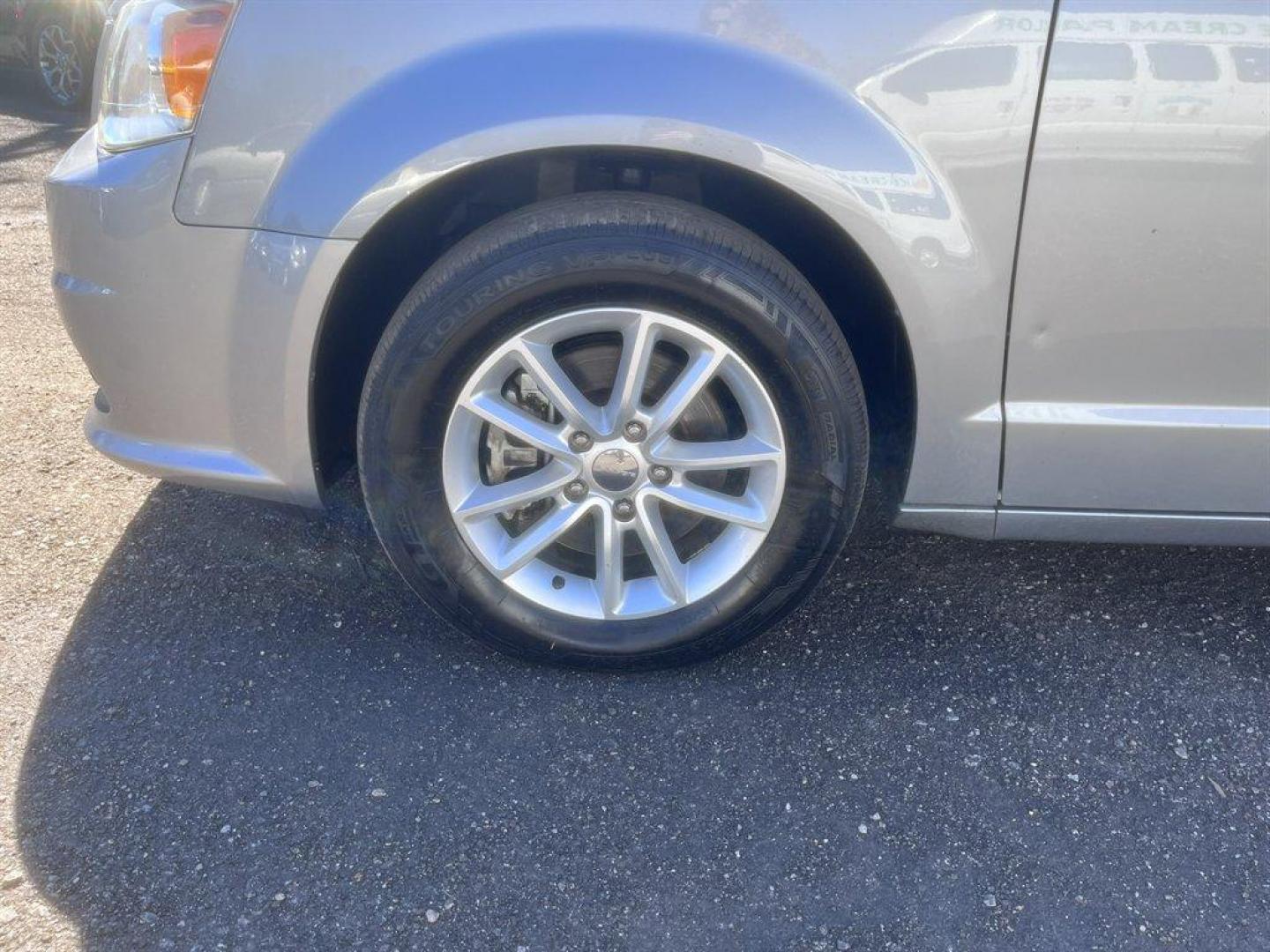 2018 Silver /Black Dodge Grand Caravan (2C4RDGCG9JR) with an 3.6l V6 MPI Dohc VVT Flex engine, Automatic transmission, located at 745 East Steele Rd., West Columbia, SC, 29170, (803) 755-9148, 33.927212, -81.148483 - Special Internet Price! 2018 Dodge Grand Caravan with AM/FM, Backup camera, Cruise control, 3rd row seating, Leather interior, Powered rear slinding doors, Keyless entry, Powered door locks, Powered windows, Plus more! - Photo#33