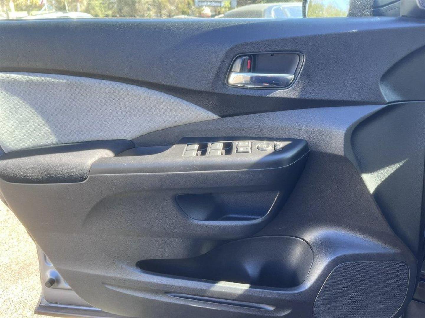 2015 Grey /Grey Honda CR-V (5J6RM4H55FL) with an 2.4l I-4 MPI Dohc 2.4l engine, Automatic transmission, located at 745 East Steele Rd., West Columbia, SC, 29170, (803) 755-9148, 33.927212, -81.148483 - Special Internet Price! 2015 Honda CR-V with AM/FM radio, Cruise control, Backup camera, Sunroof, Keyless entry, Push to start, Cloth interior, Powered windows, Powered door locks, Plus more! - Photo#17