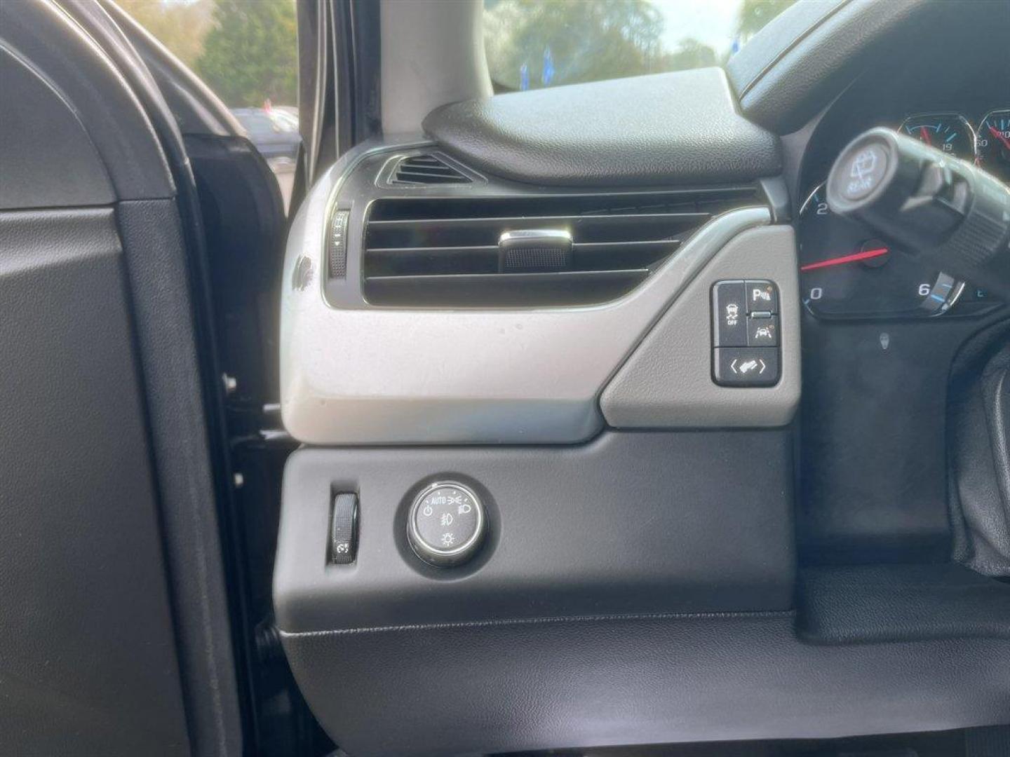 2017 Black /Grey Chevrolet Suburban (1GNSCHKC0HR) with an 5.3l V8 DI VVT Flex 5.3l engine, Automatic transmission, located at 745 East Steele Rd., West Columbia, SC, 29170, (803) 755-9148, 33.927212, -81.148483 - Special Internet Price! 2017 Chevrolet Suburban LT with AM/FM radio, Bluetooth, Backup camera, Sunroof, Push to start, Keyless entry, Leather interior, Heated seats, Rear entertainment, 3rd row seating, Powered windows, Powered door locks, Plus more! - Photo#20