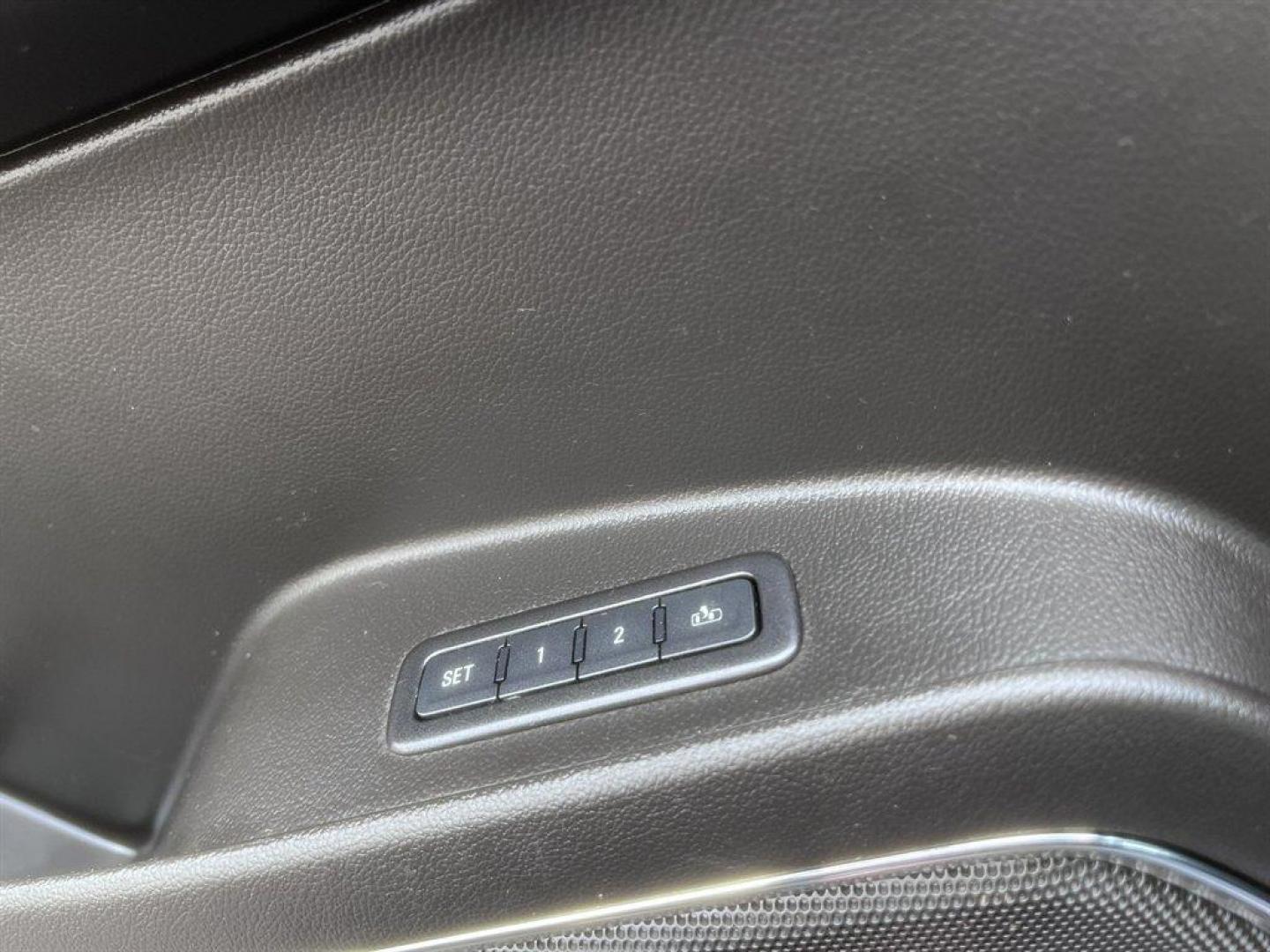 2017 Black /Grey Chevrolet Suburban (1GNSCHKC0HR) with an 5.3l V8 DI VVT Flex 5.3l engine, Automatic transmission, located at 745 East Steele Rd., West Columbia, SC, 29170, (803) 755-9148, 33.927212, -81.148483 - Special Internet Price! 2017 Chevrolet Suburban LT with AM/FM radio, Bluetooth, Backup camera, Sunroof, Push to start, Keyless entry, Leather interior, Heated seats, Rear entertainment, 3rd row seating, Powered windows, Powered door locks, Plus more! - Photo#23