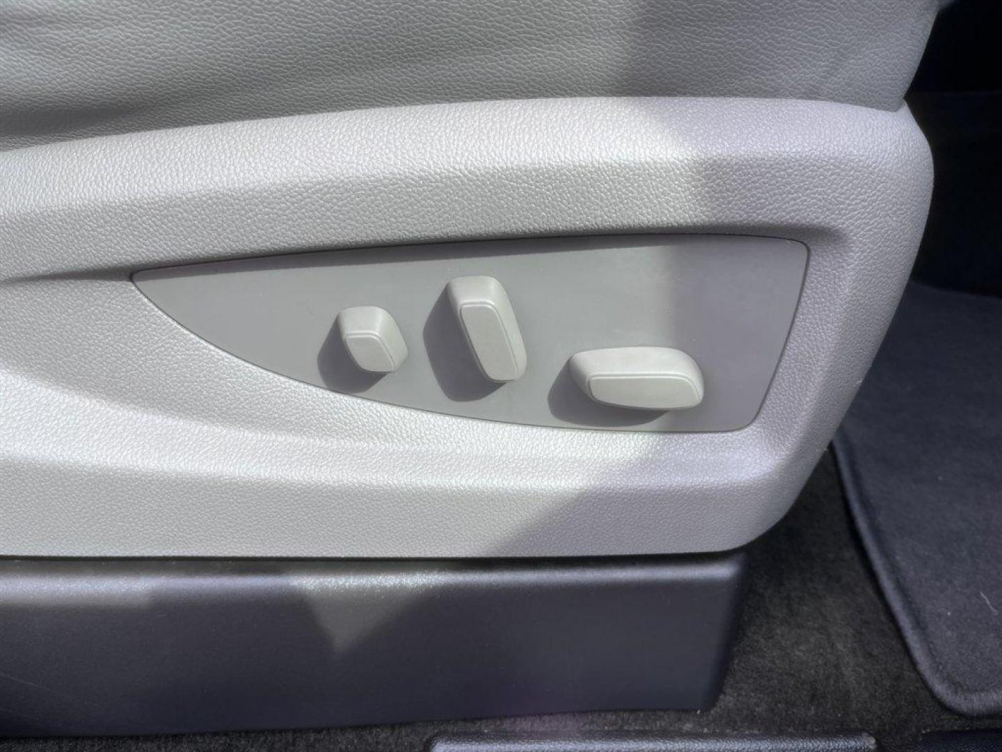 2017 Black /Grey Chevrolet Suburban (1GNSCHKC0HR) with an 5.3l V8 DI VVT Flex 5.3l engine, Automatic transmission, located at 745 East Steele Rd., West Columbia, SC, 29170, (803) 755-9148, 33.927212, -81.148483 - Special Internet Price! 2017 Chevrolet Suburban LT with AM/FM radio, Bluetooth, Backup camera, Sunroof, Push to start, Keyless entry, Leather interior, Heated seats, Rear entertainment, 3rd row seating, Powered windows, Powered door locks, Plus more! - Photo#35