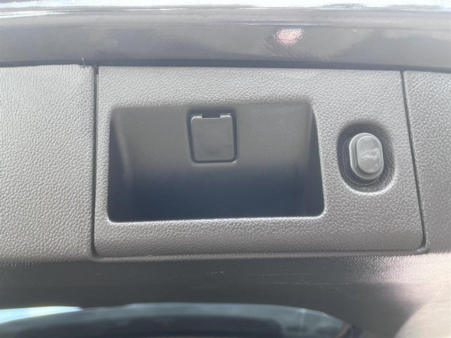 2017 Black /Grey Chevrolet Suburban (1GNSCHKC0HR) with an 5.3l V8 DI VVT Flex 5.3l engine, Automatic transmission, located at 745 East Steele Rd., West Columbia, SC, 29170, (803) 755-9148, 33.927212, -81.148483 - Special Internet Price! 2017 Chevrolet Suburban LT with AM/FM radio, Bluetooth, Backup camera, Sunroof, Push to start, Keyless entry, Leather interior, Heated seats, Rear entertainment, 3rd row seating, Powered windows, Powered door locks, Plus more! - Photo#39